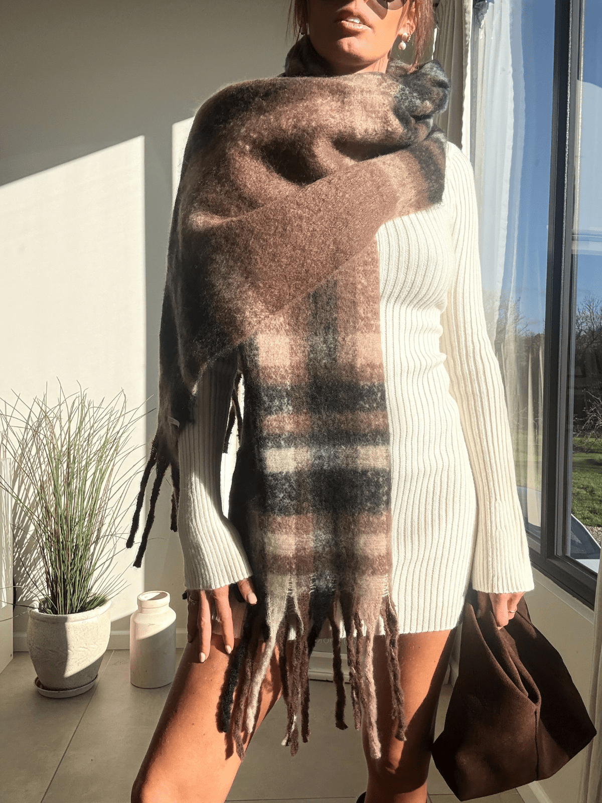 Jolie Chunky knitted scarf in Brown Check