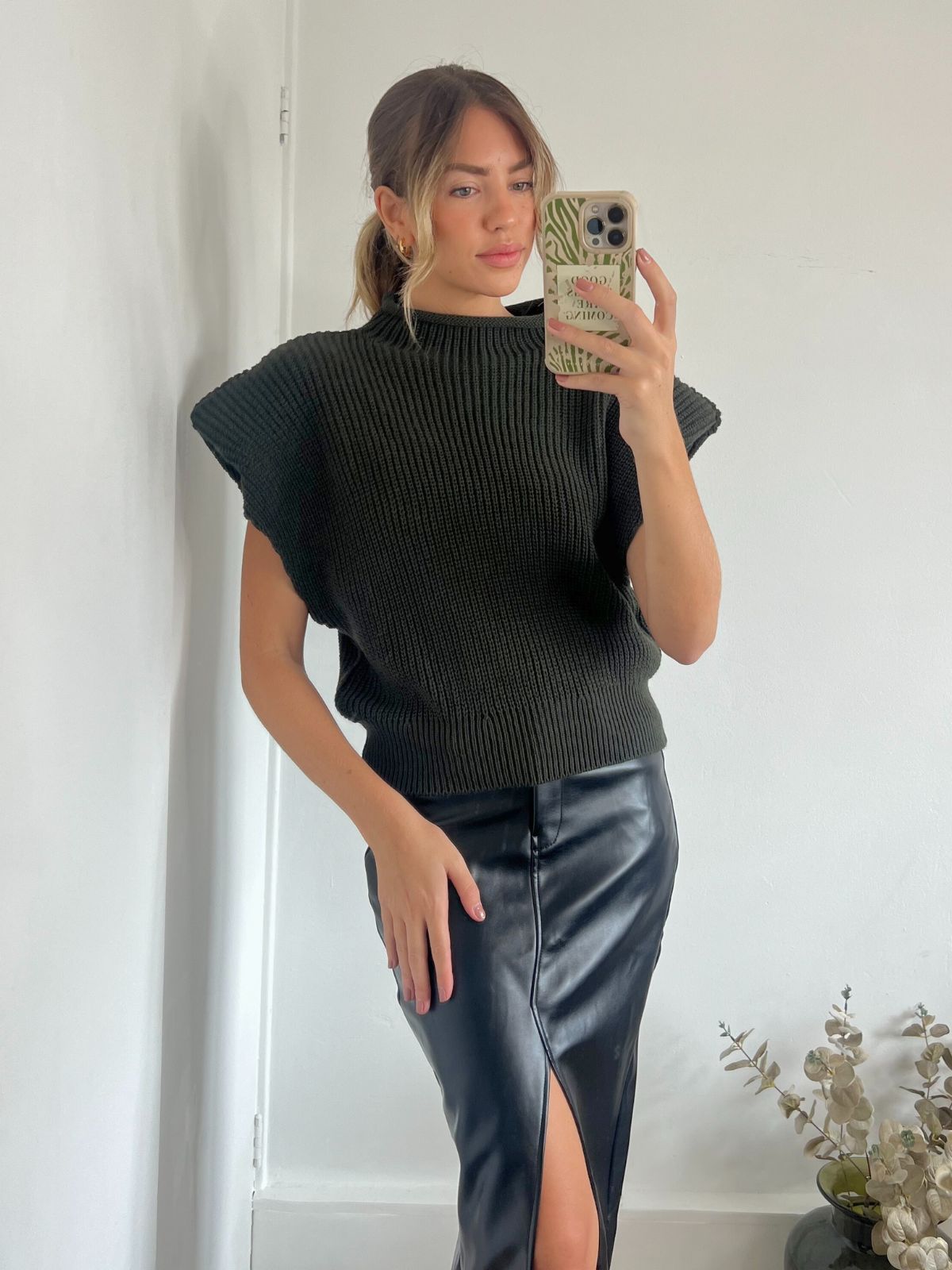 Dahlia Chunky Sleeveless Knitted Top / Khaki