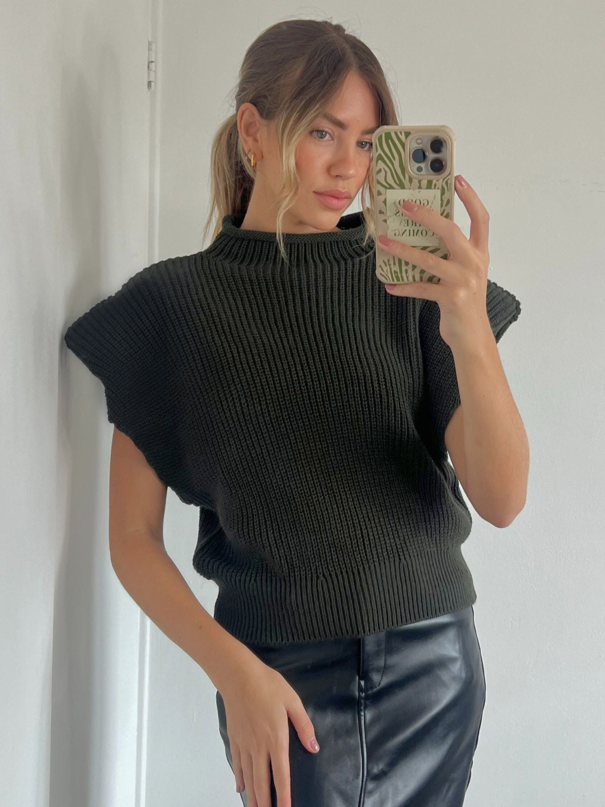 Dahlia Chunky Sleeveless Knitted Top / Khaki