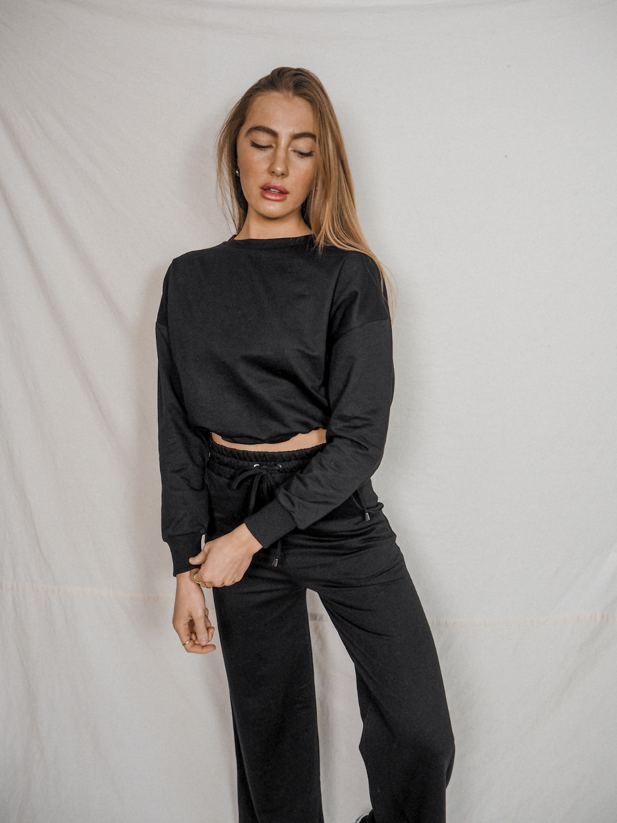 Black Cropped Sweatshirt | Kylie Black Cropped Tie Sweatshirt