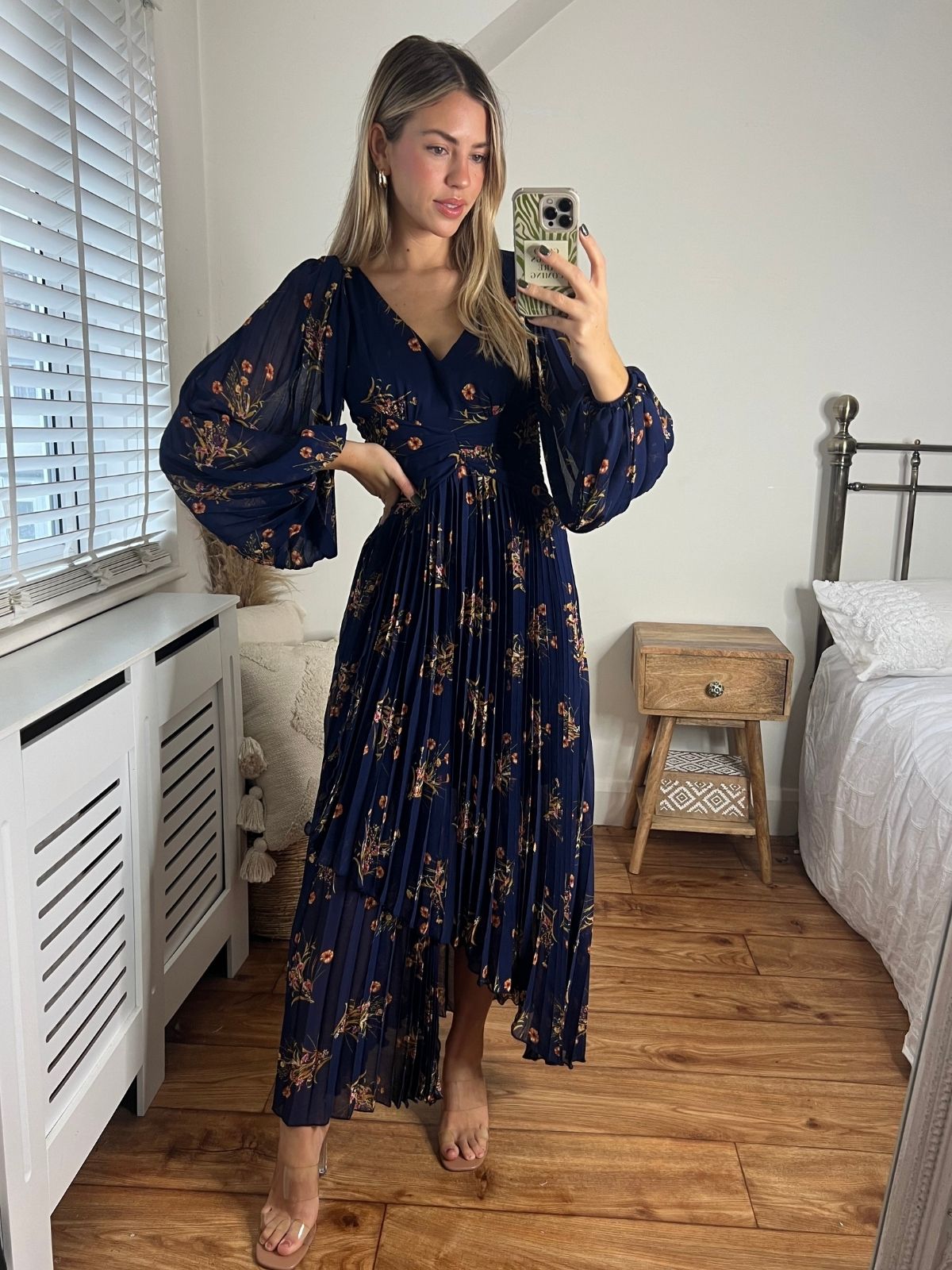 Toni Long Sleeved Pleated Maxi Dress / Navy Floral