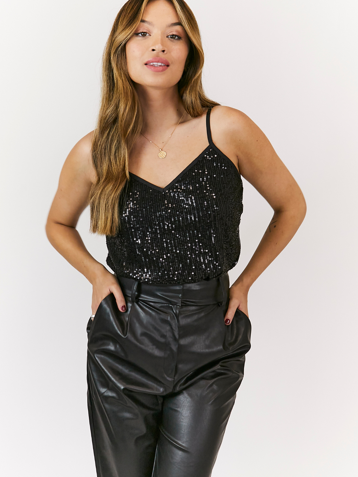 Daya Sequin V Neck Top / Black