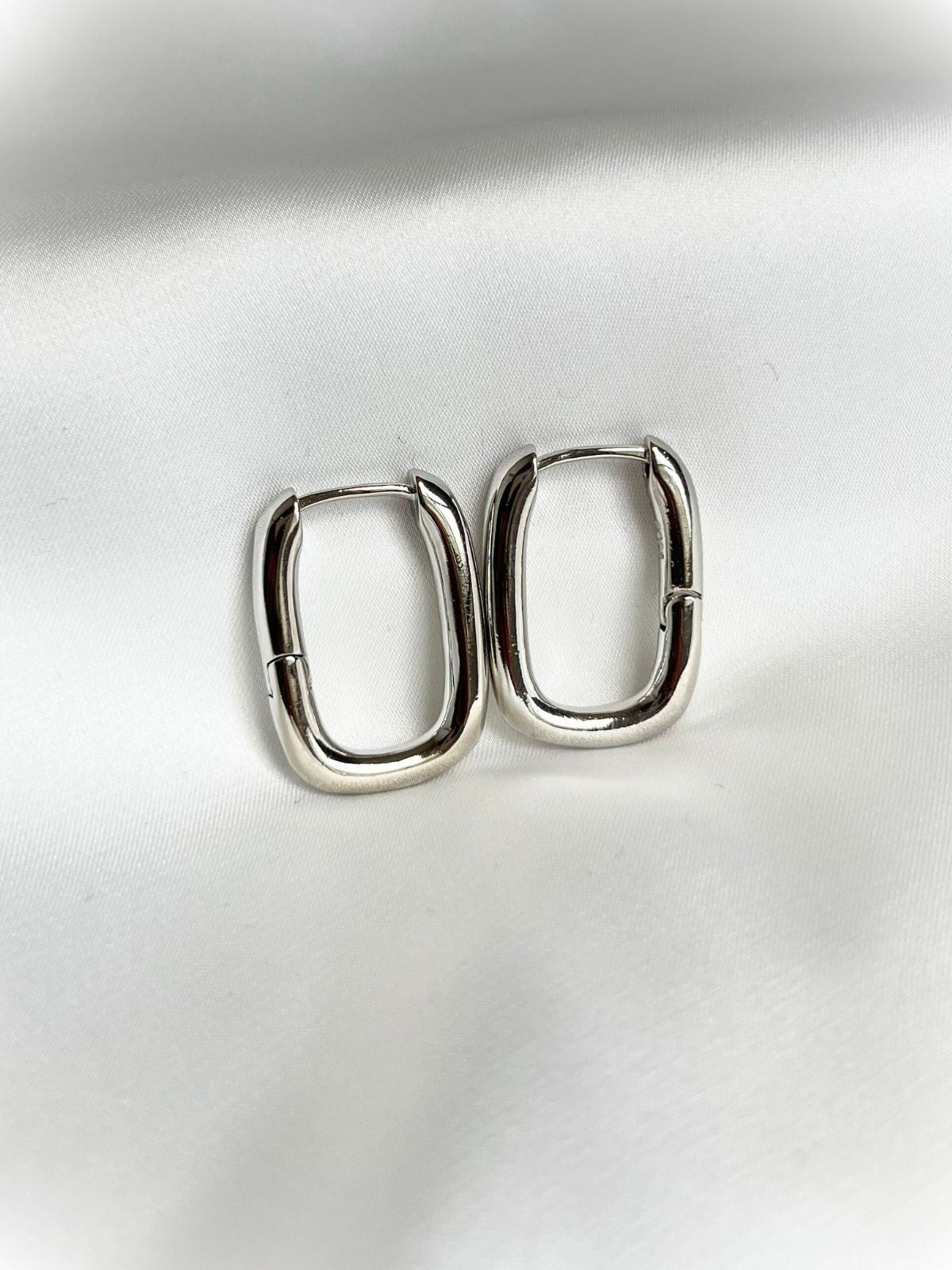 Large Chunky Squoval Hoops / Silver