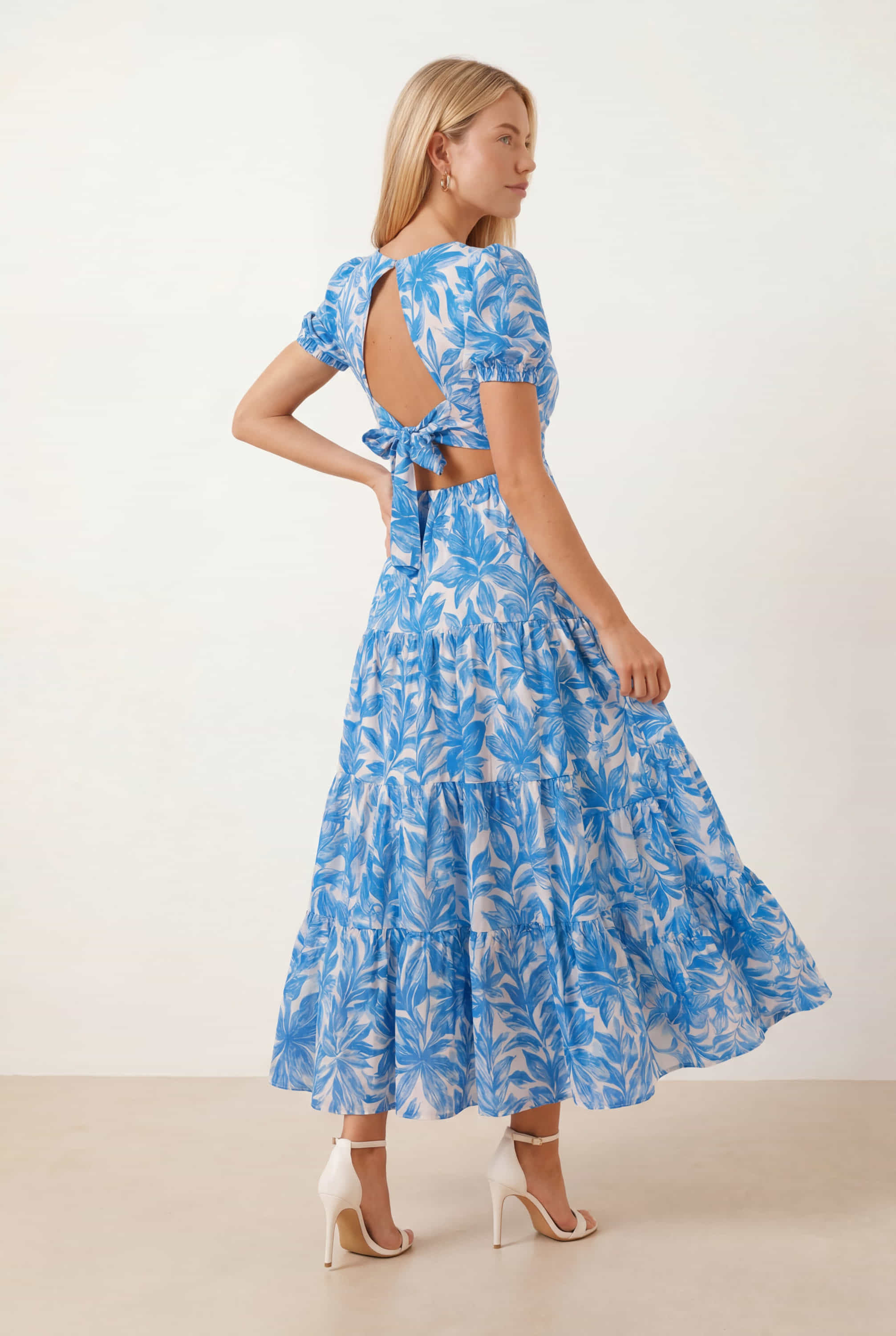 Zoe Tiered Cutout Maxi Dress / Blue Floral