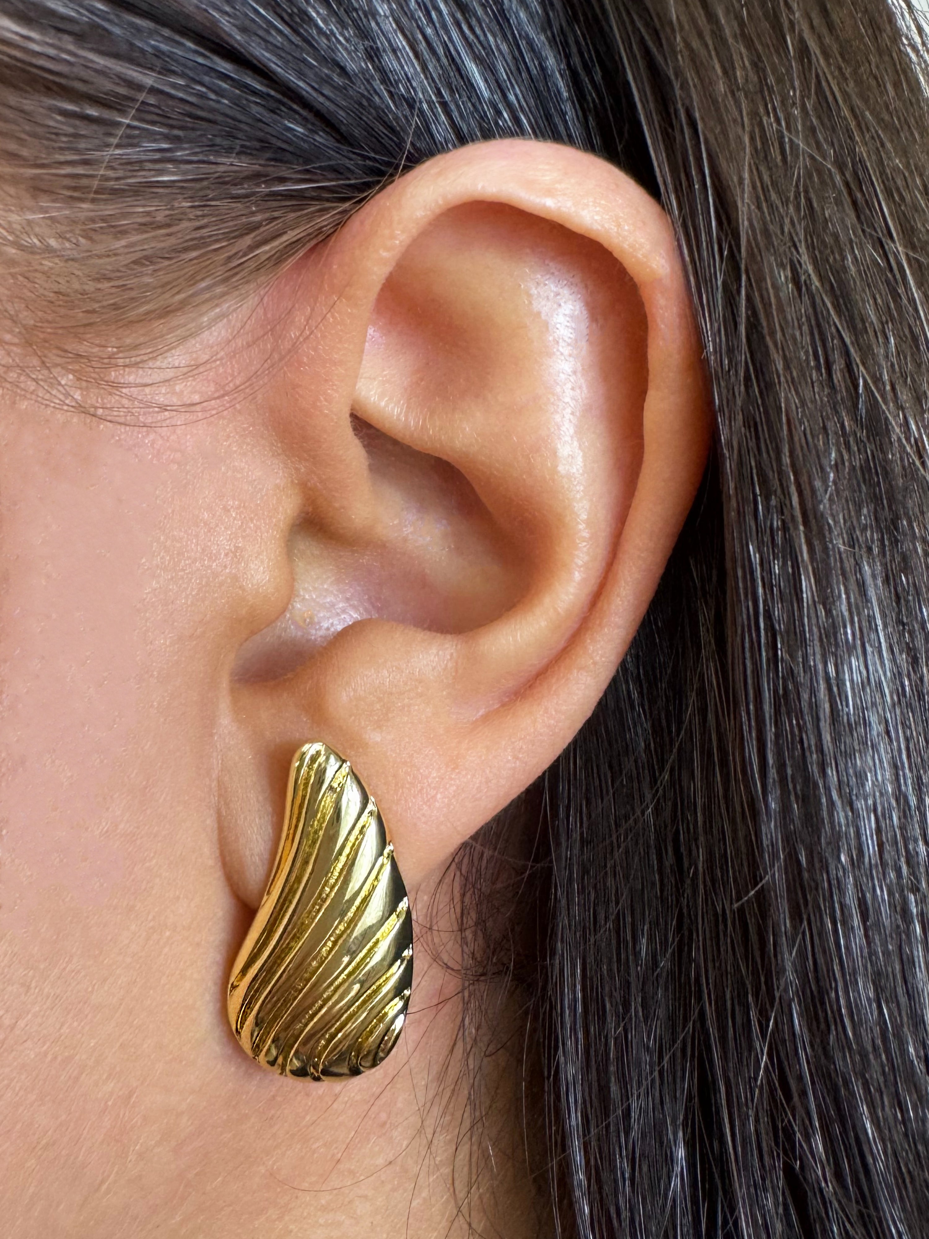 Twist Detail Teardrop Earring in Tarnish Free Gold