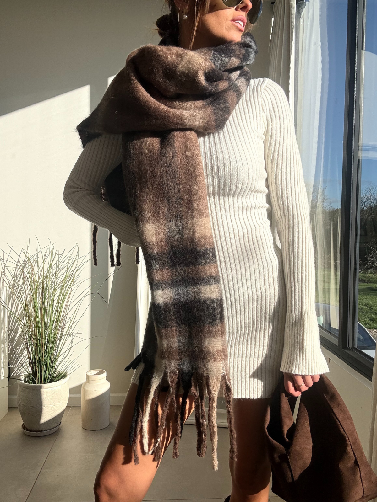 Jolie Chunky knitted scarf in Brown Check