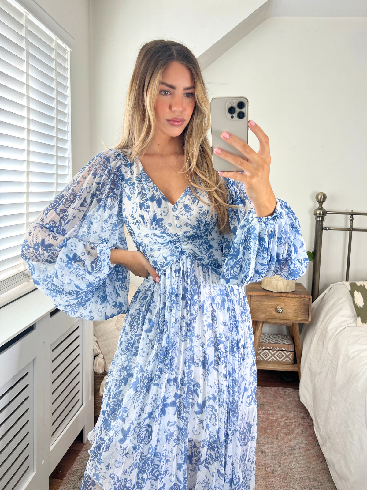 Toni Long Sleeved Pleated Maxi Dress / Blue Floral