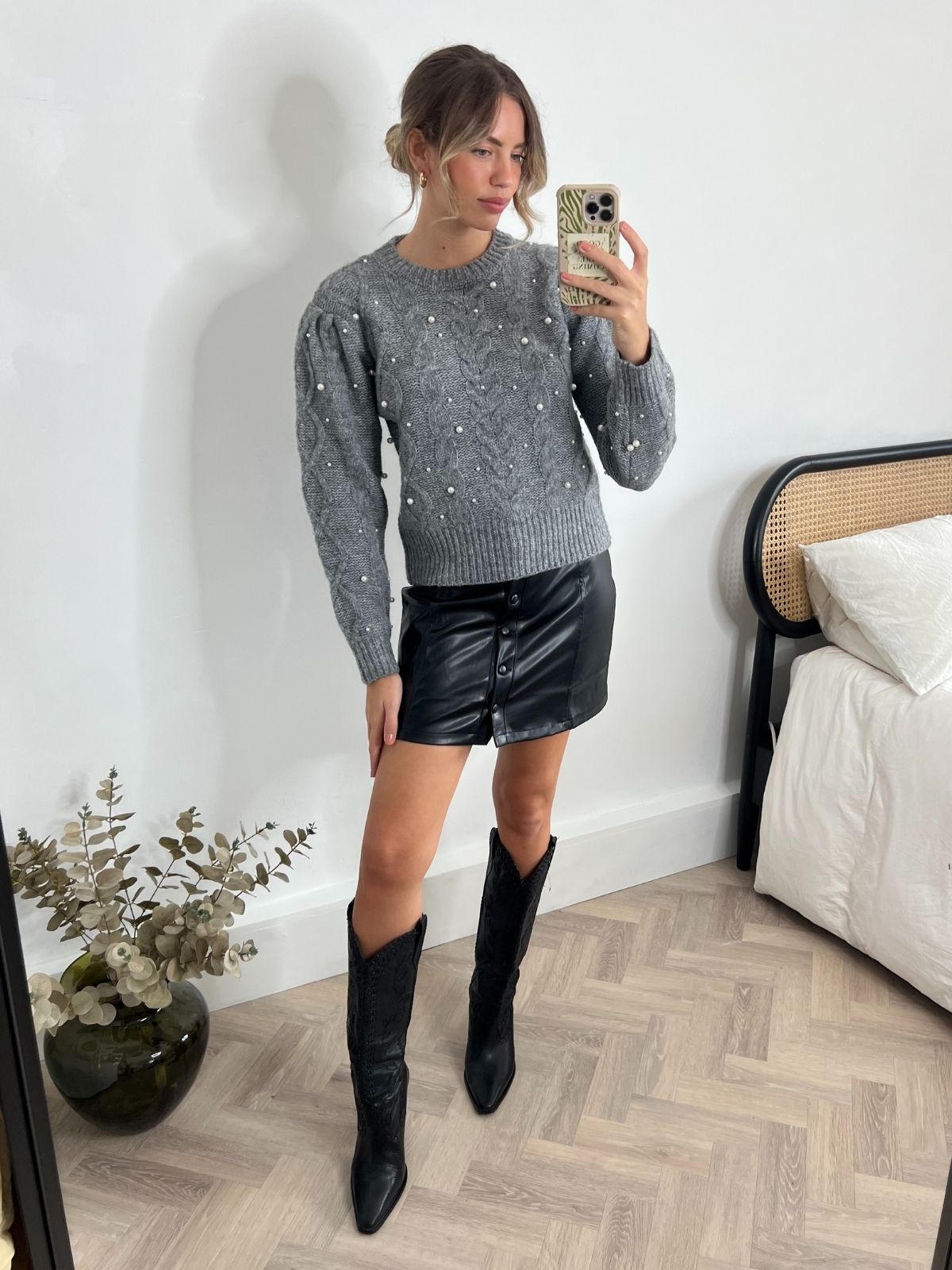 Ivanna Pearl Chunky Cable Knit Jumper / Charcoal