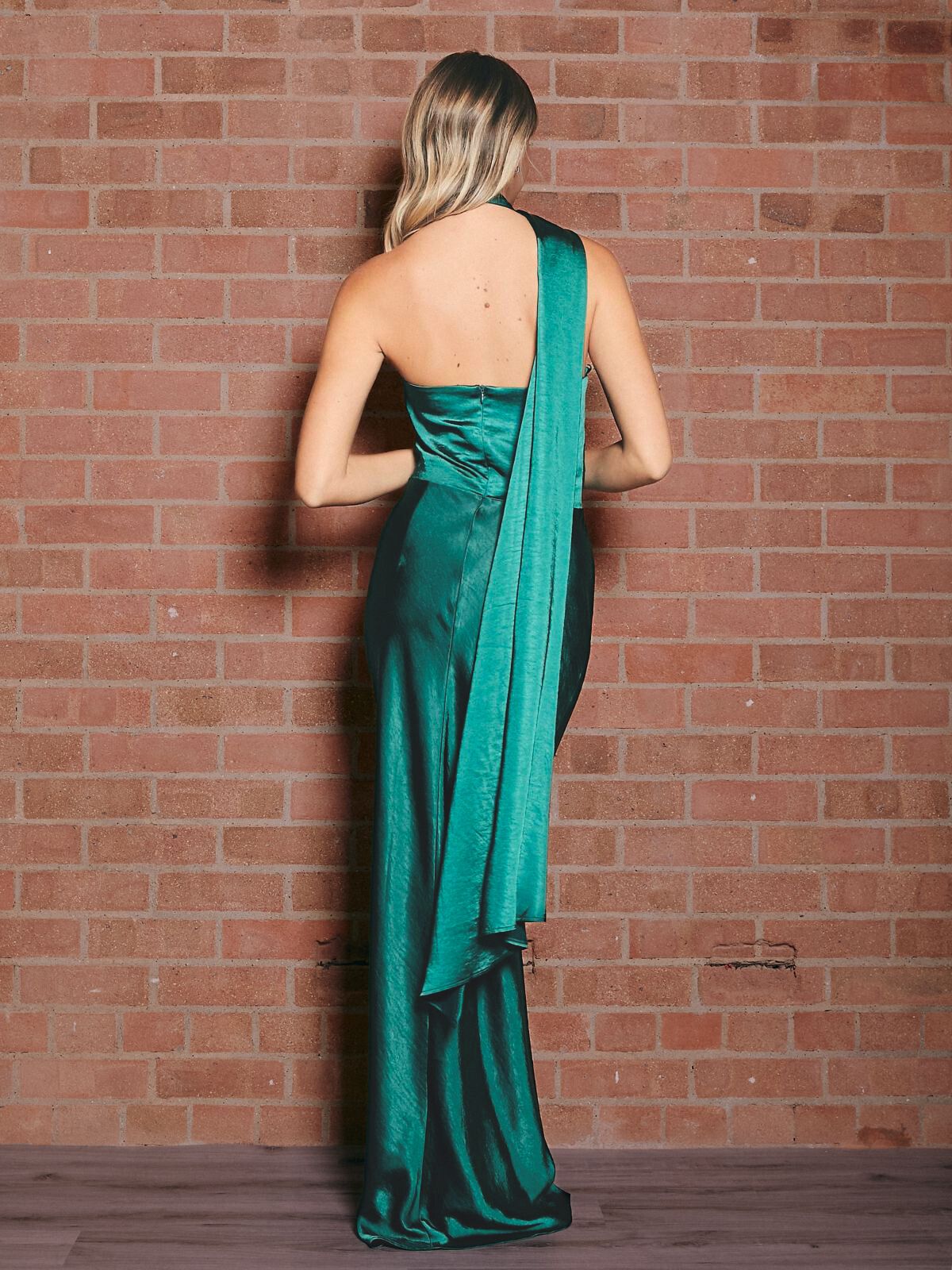 Asymmetric Scarf Satin Maxi Dress / Emerald Green