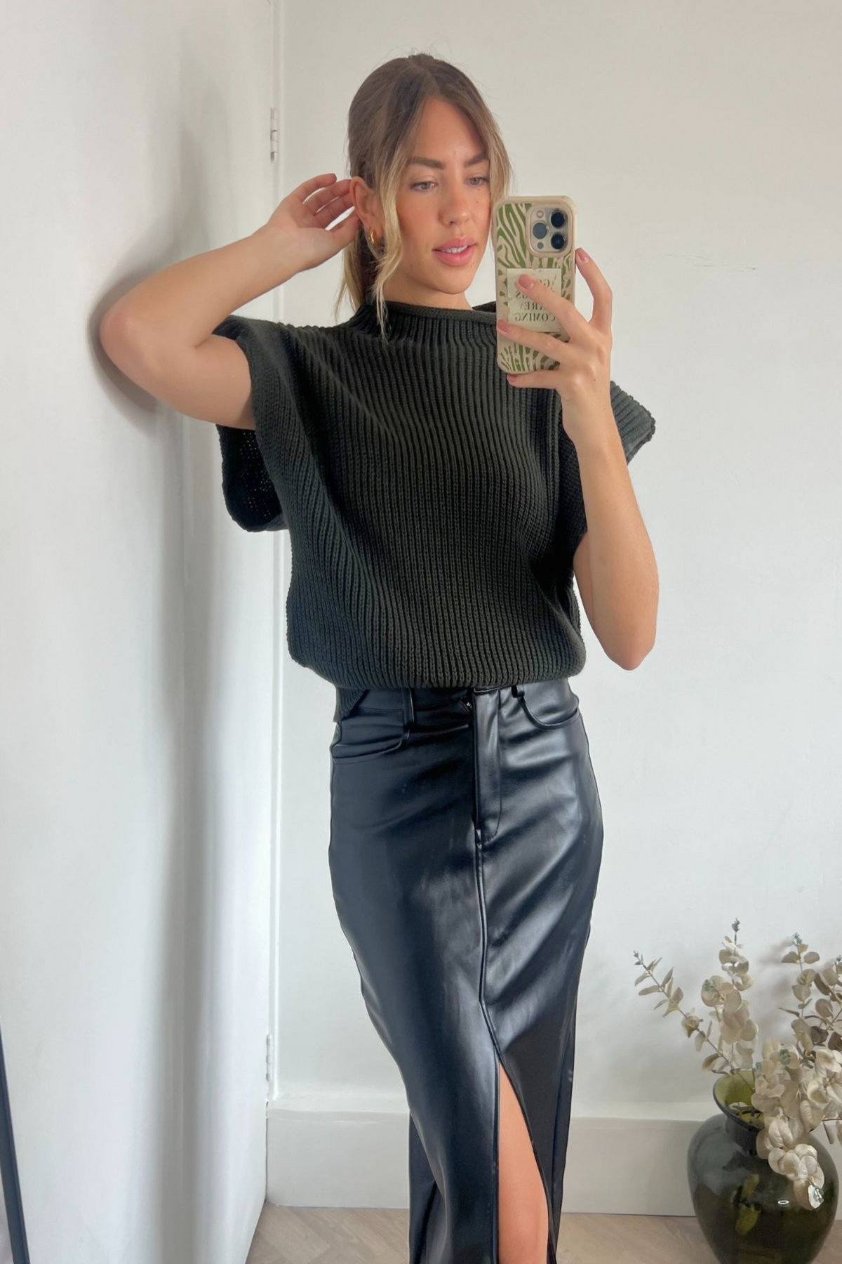 Dahlia Chunky Sleeveless Knitted Top / Khaki