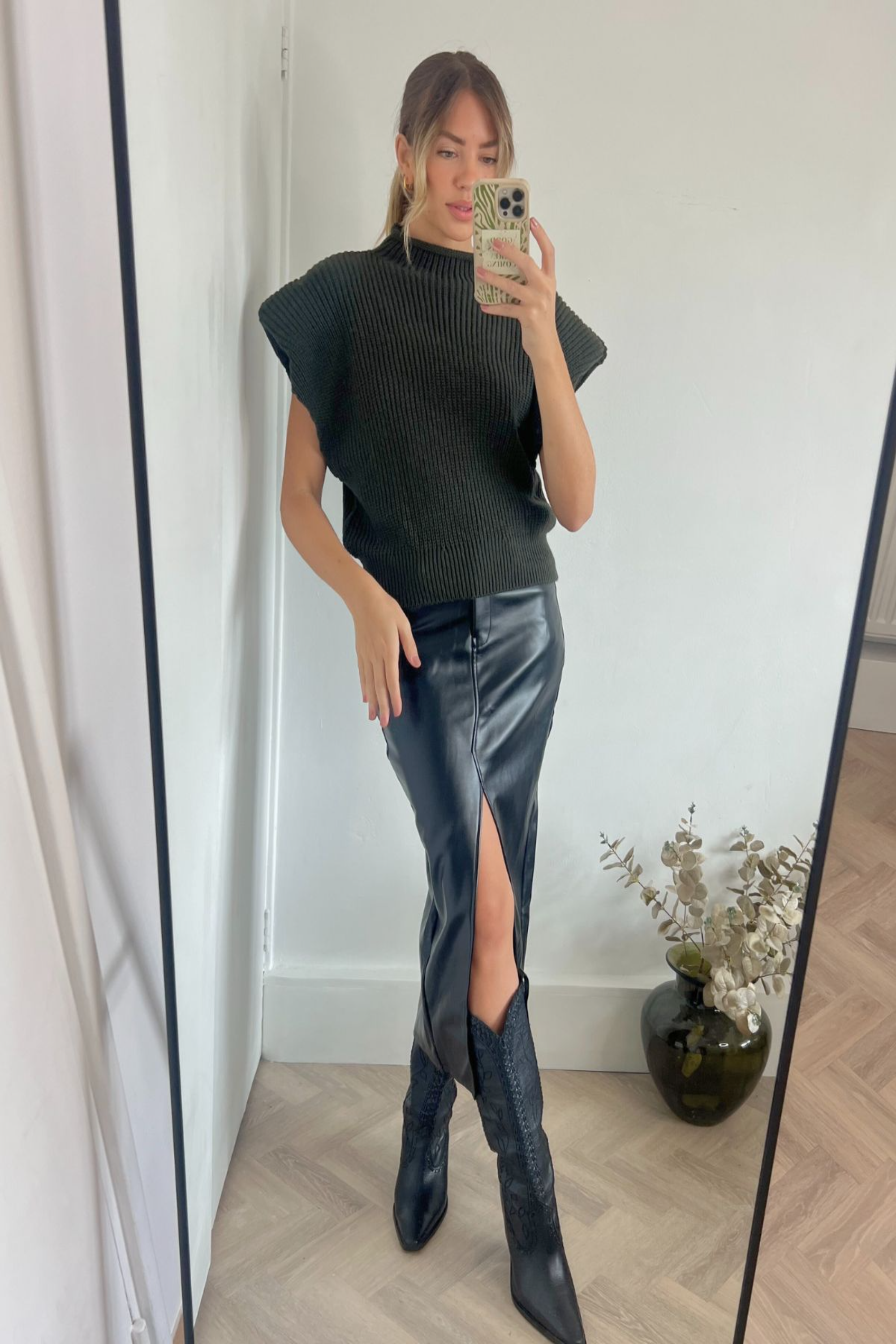 Dahlia Chunky Sleeveless Knitted Top / Khaki