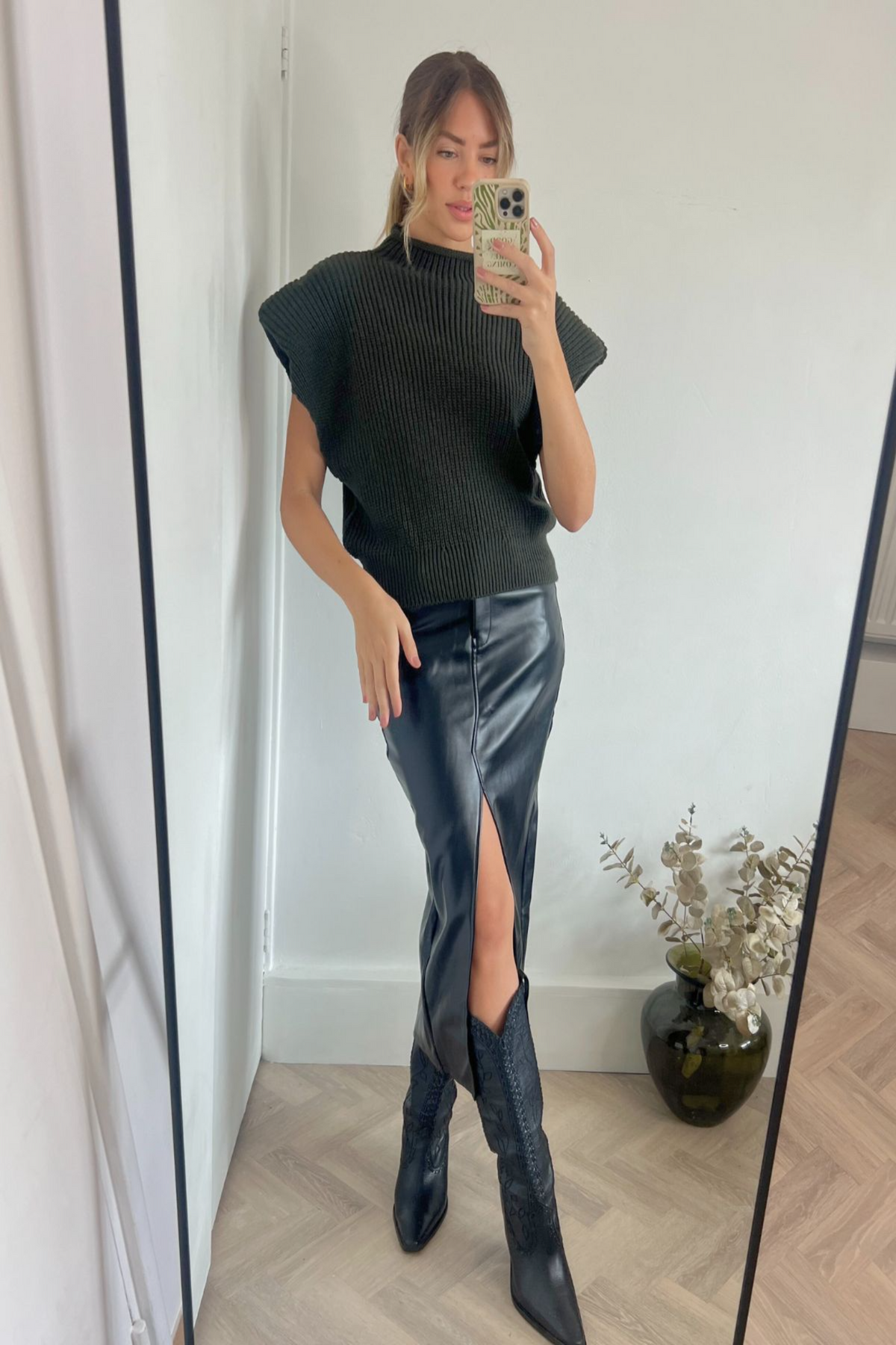 Dahlia Chunky Sleeveless Knitted Top / Khaki