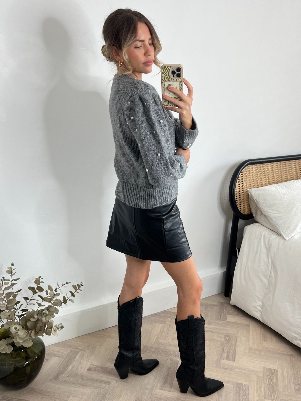 Ivanna Pearl Chunky Cable Knit Jumper / Charcoal