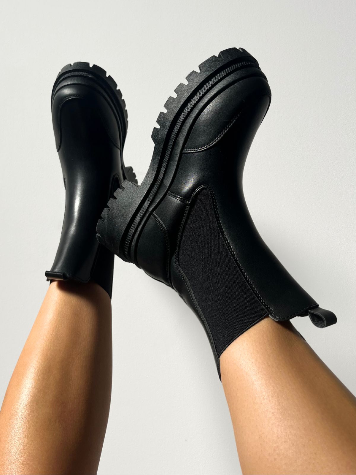Hazel Chunky Ankle Boots / Black