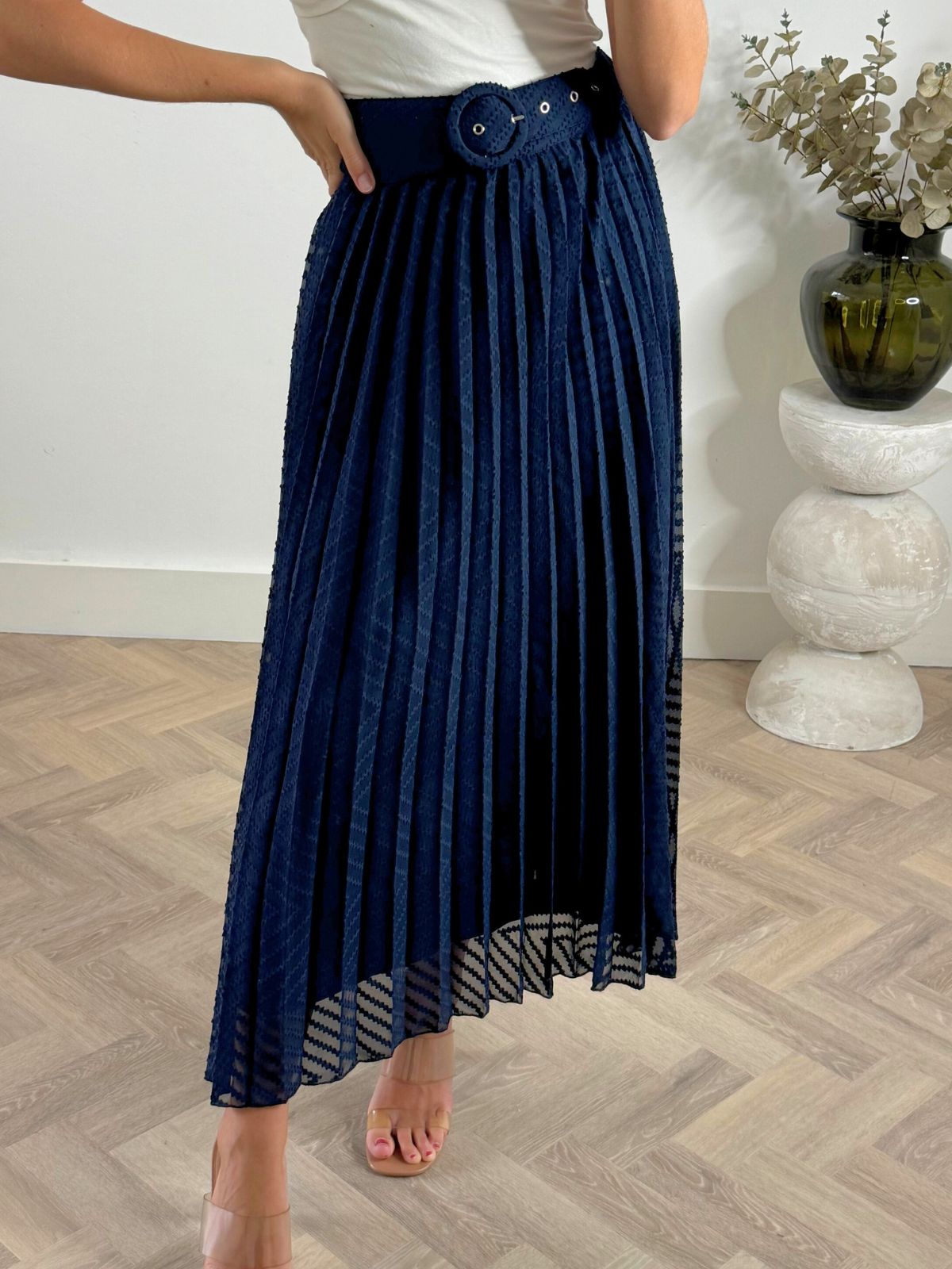 Demi Pleated Midi Skirt / Navy Zig Zag