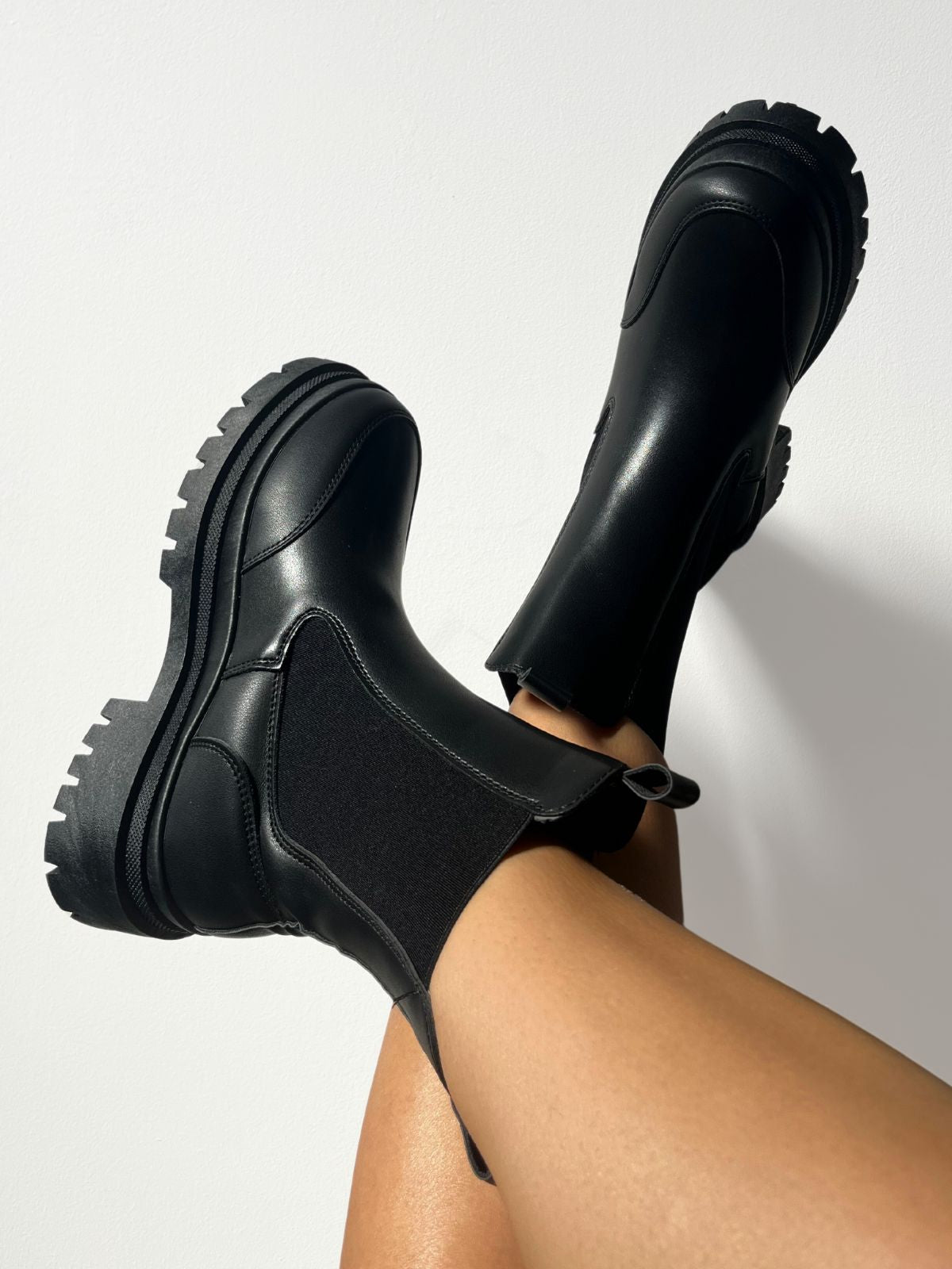 Hazel Chunky Ankle Boots / Black