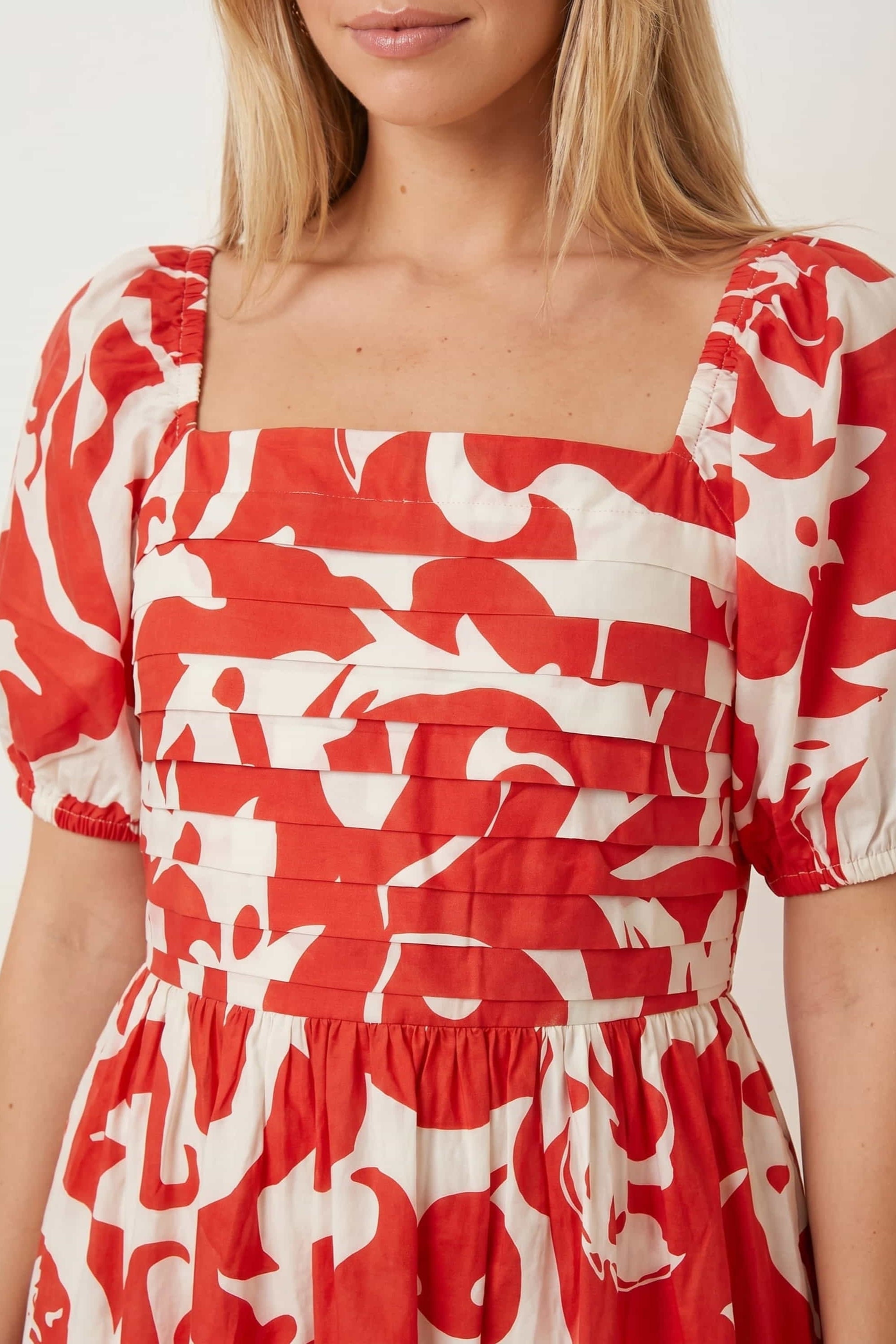 Leighton Puff Sleeve Abstract Dress in red