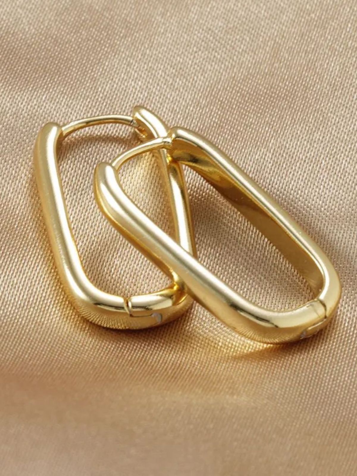 Thin Squoval Hoops / Gold