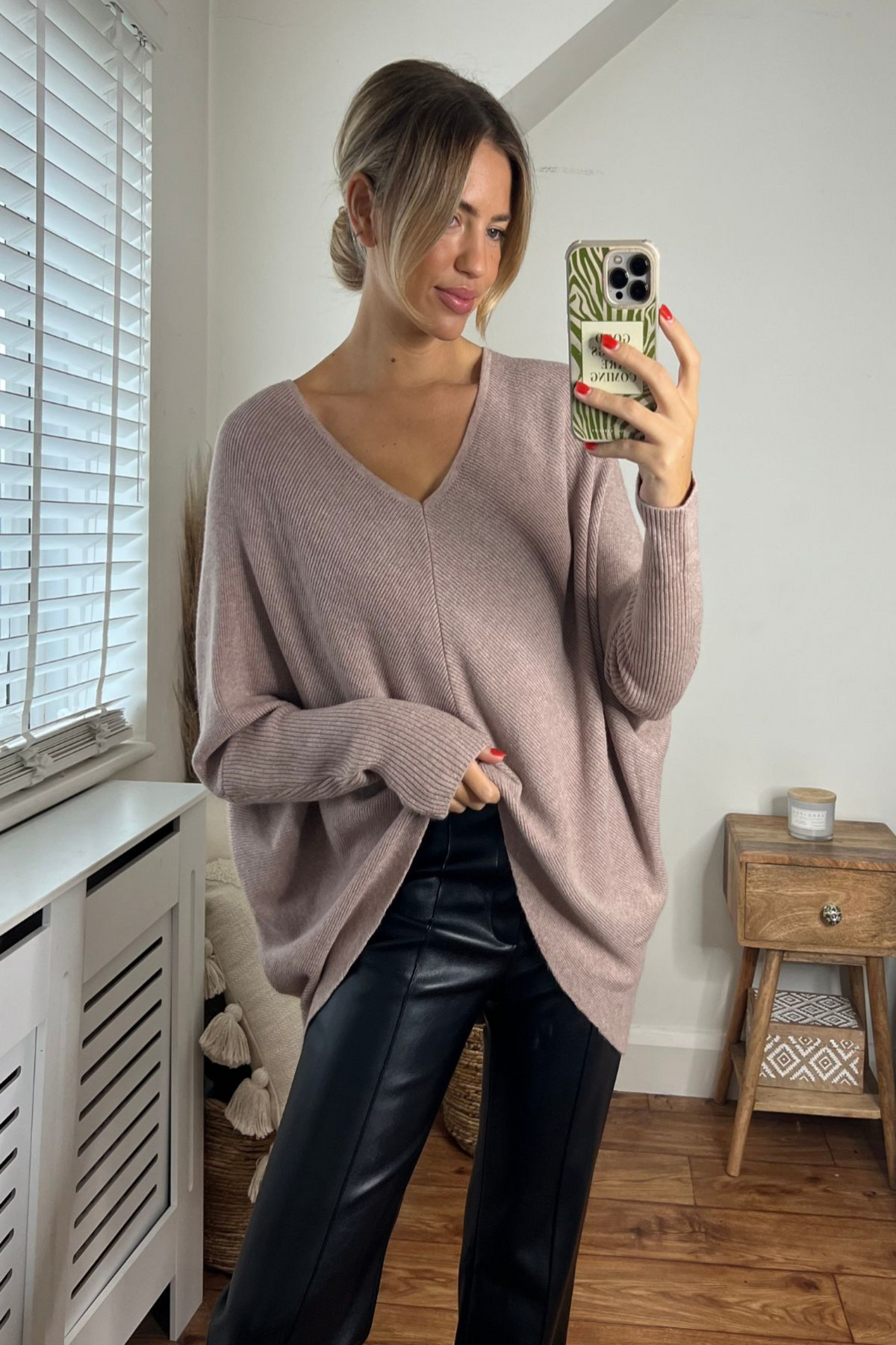 Ella Oversized knitted V Neck Jumper / Beige