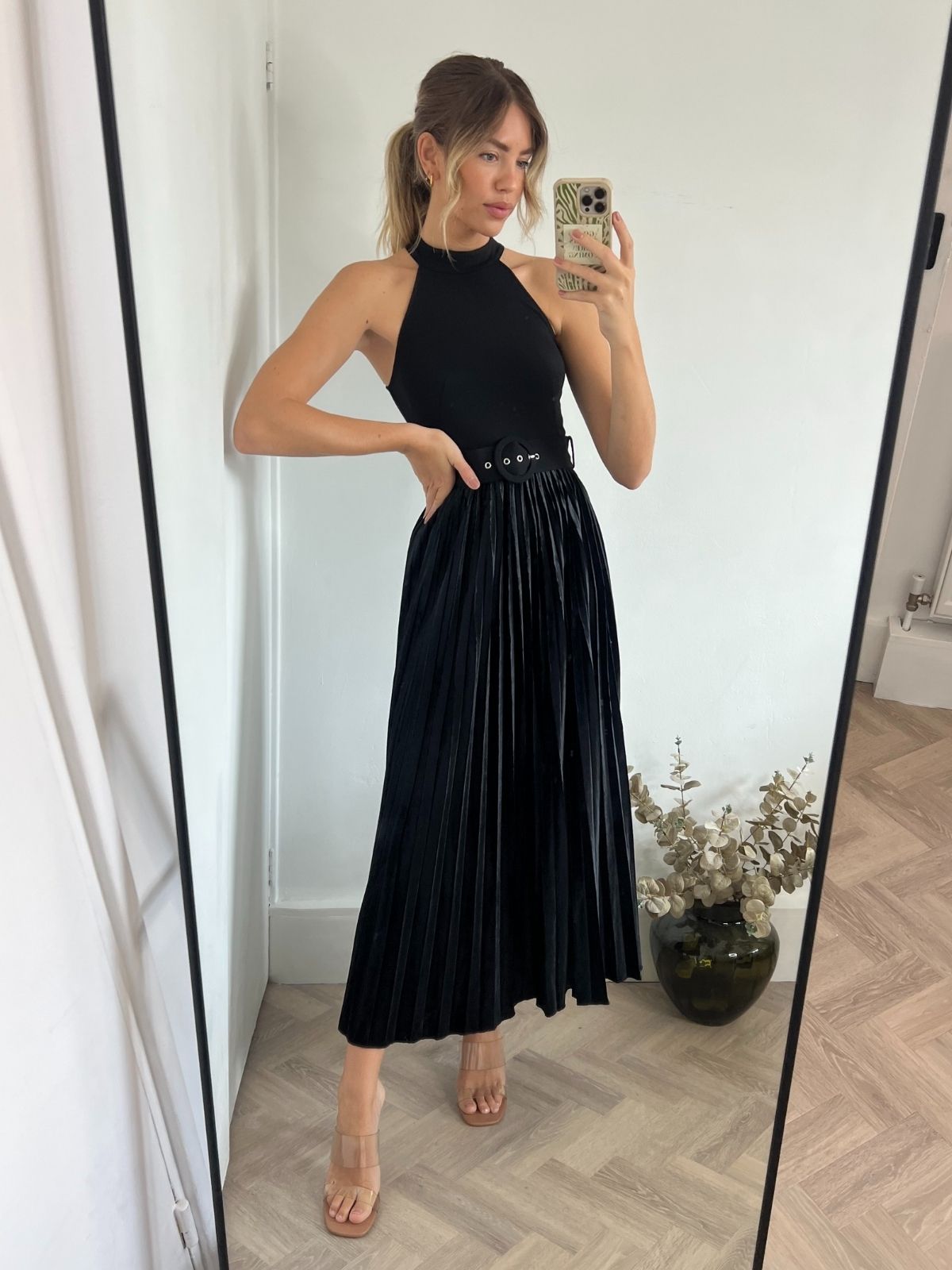 Luisa Belted Pleated Maxi Dress / Black Velvet – Style Cheat