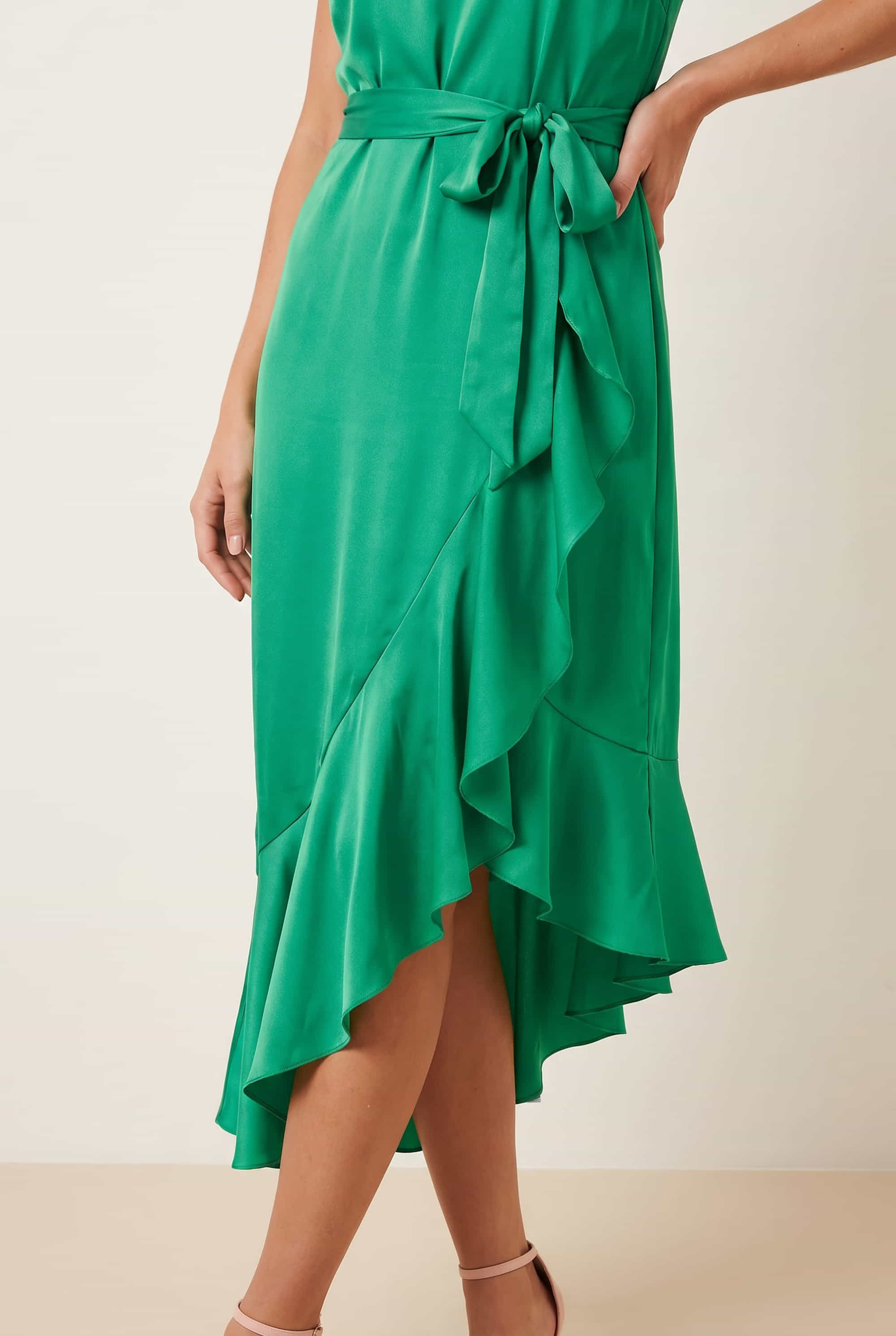 Ariana Halter Frill Dress / Vivid Green