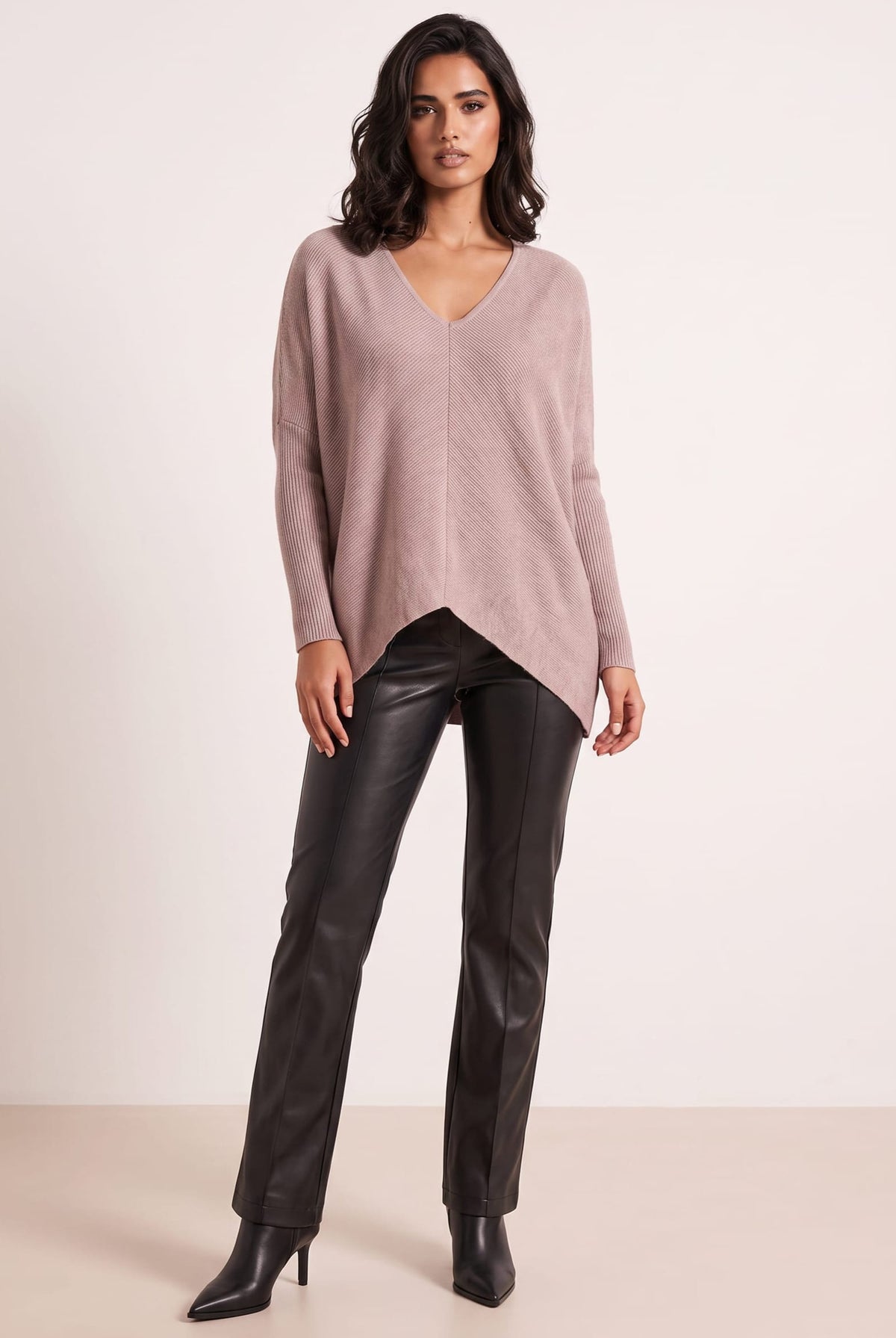 Ella Oversized knitted V Neck Jumper / Beige