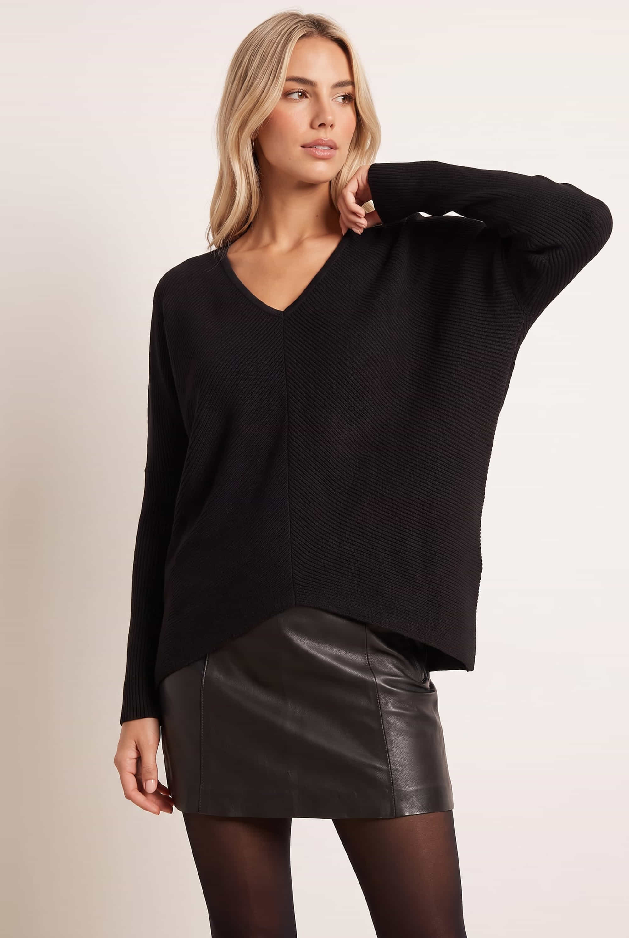 Ella Oversized knitted V Neck Jumper / Black