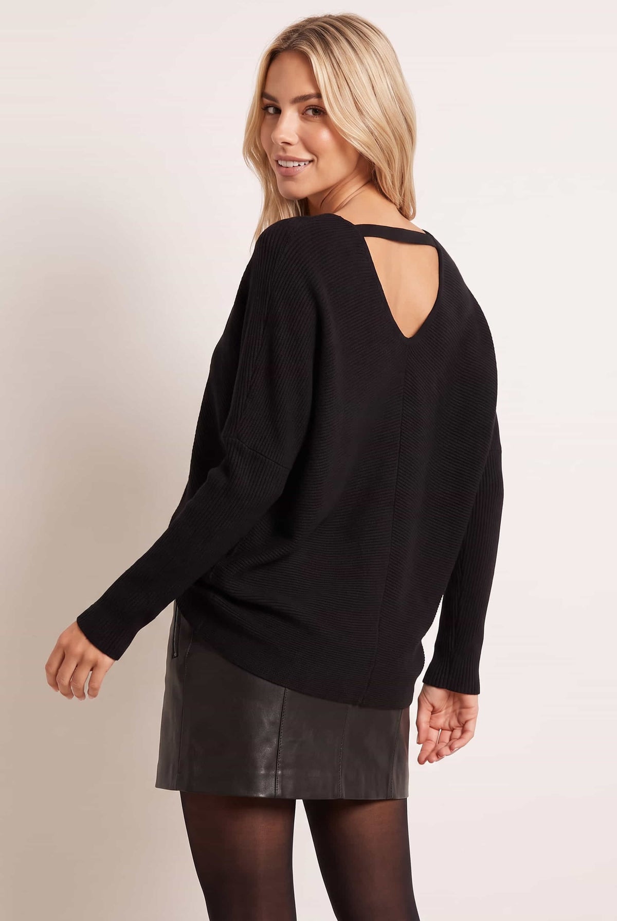 Ella Oversized knitted V Neck Jumper / Black