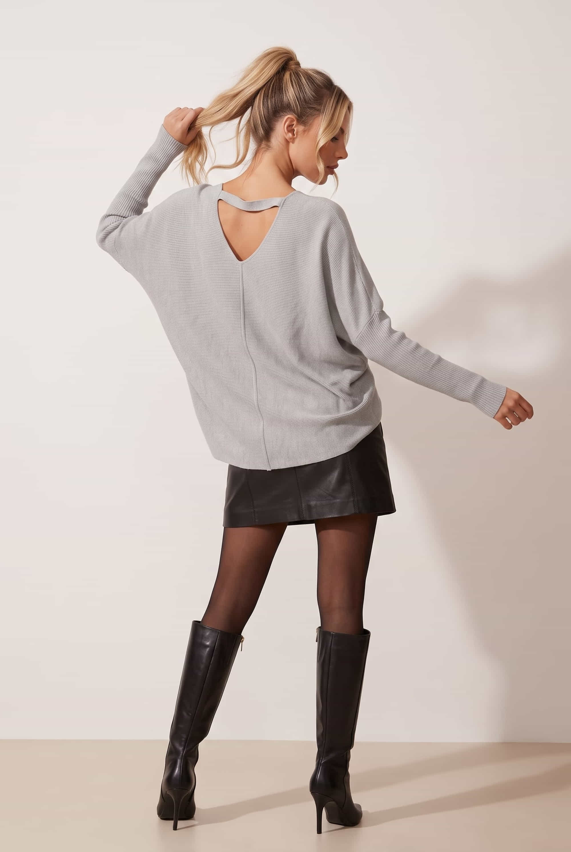 Ella Oversized knitted V Neck Jumper / Grey