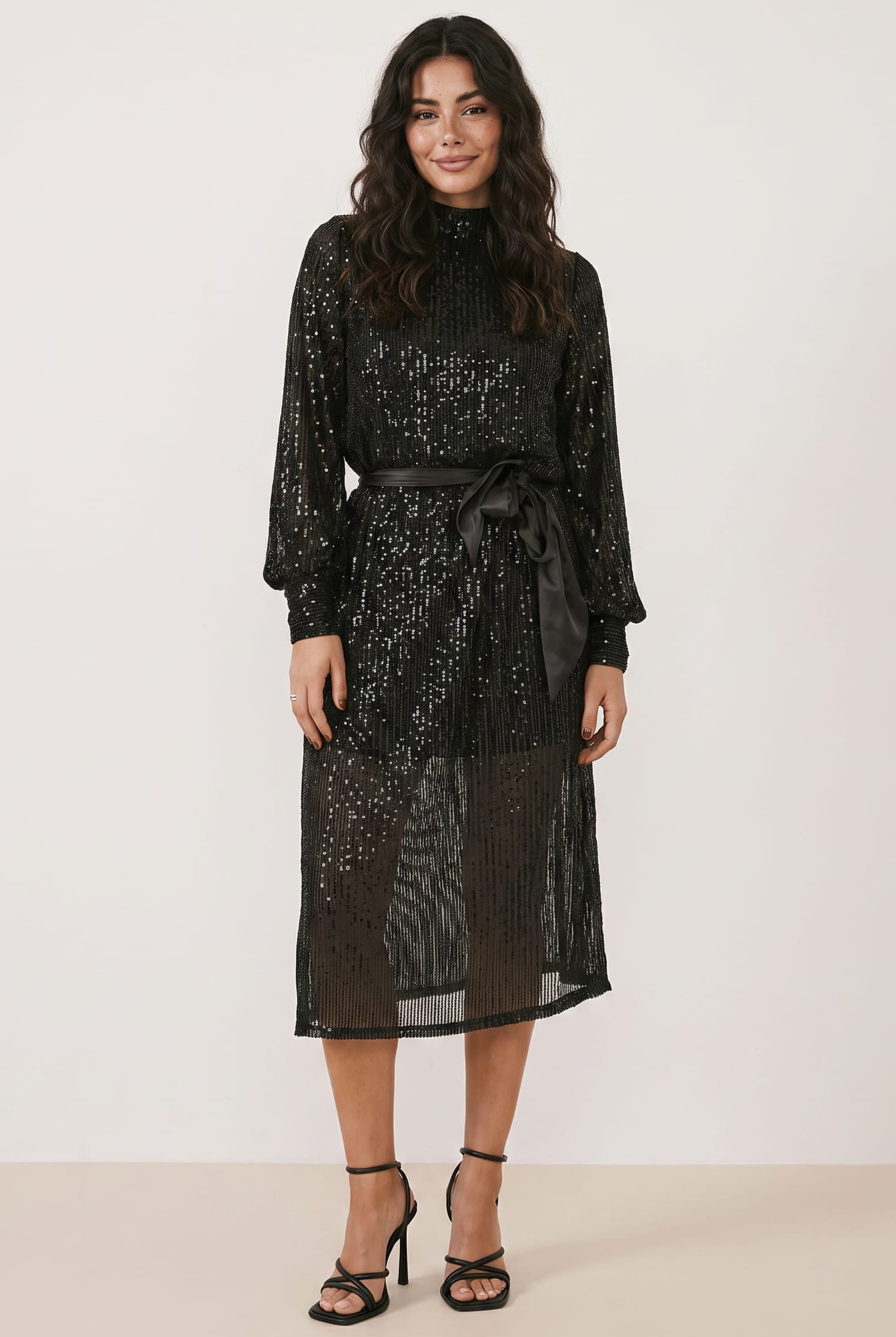 Roxi Sequin Midi Dress / Black