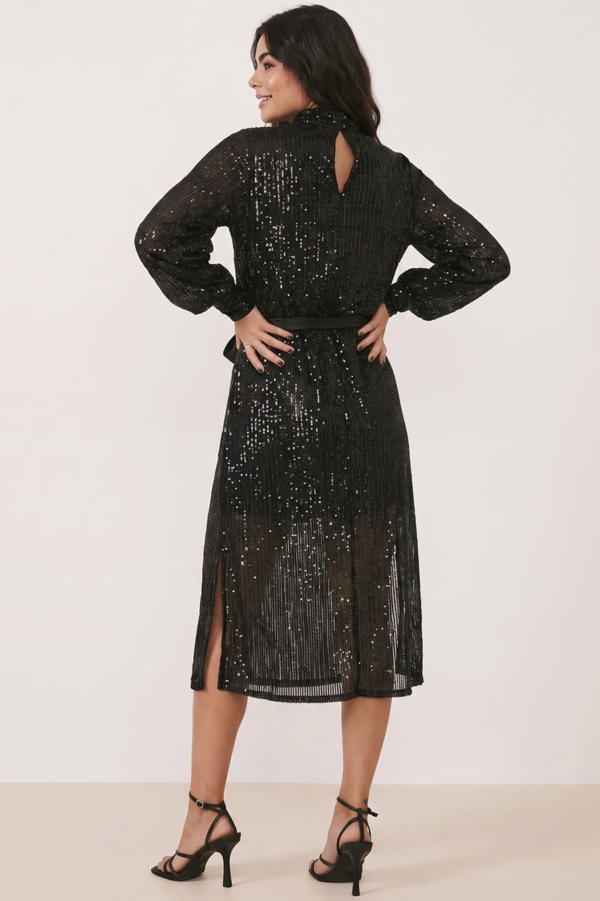Roxi Sequin Midi Dress / Black