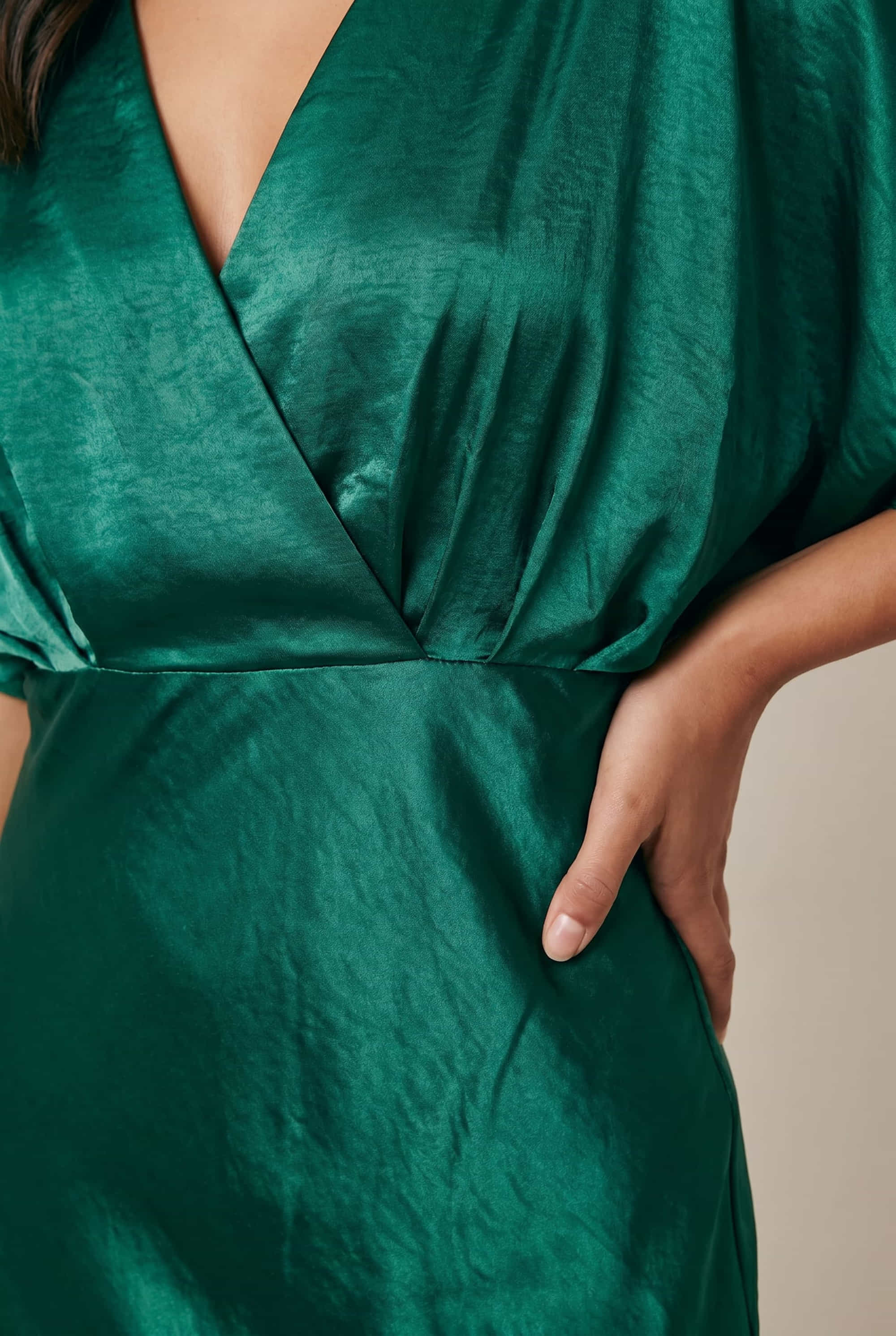Angel Sleeve Maxi Satin Dress / Emerald Green