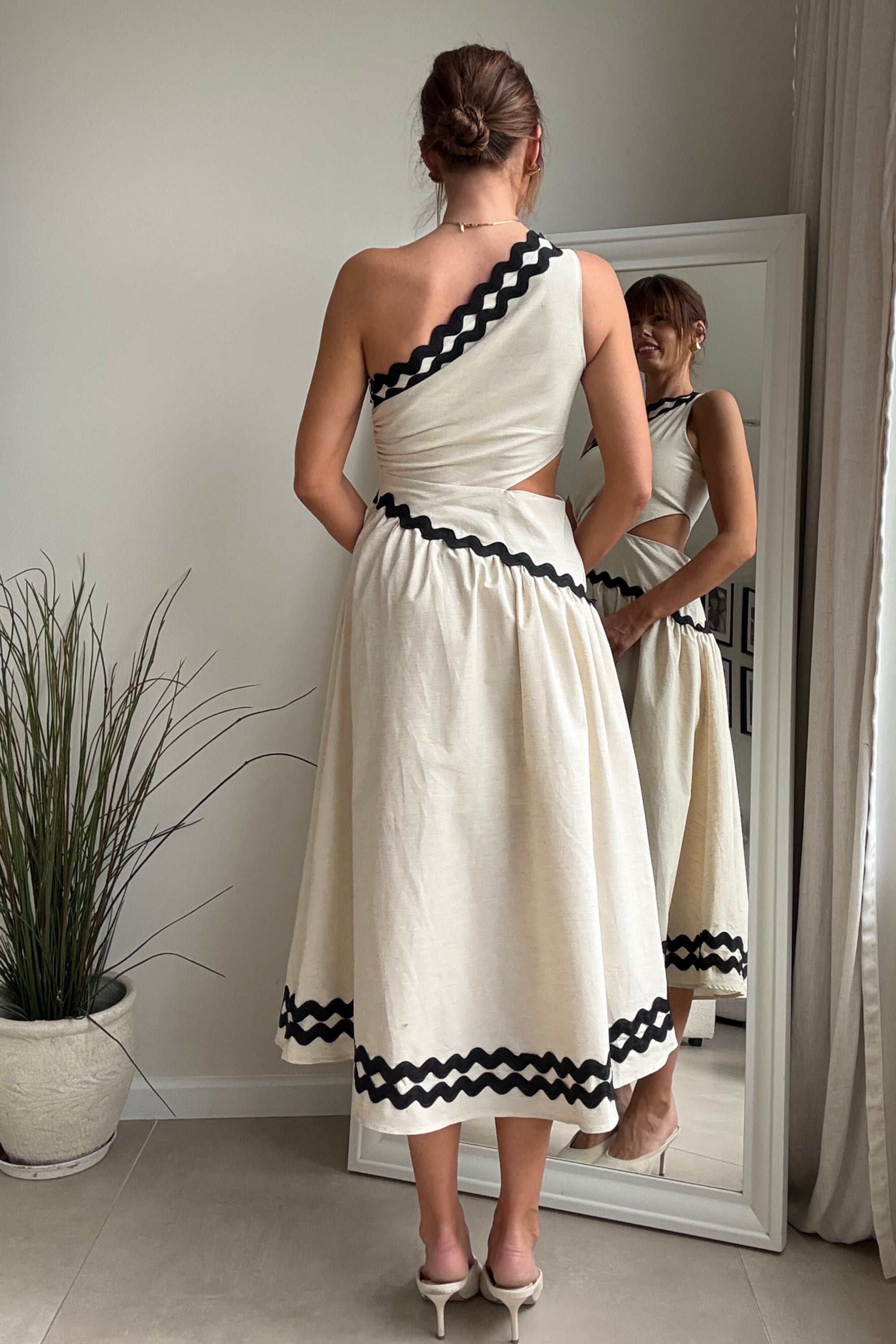 Jasmine Scallop Trim Dress