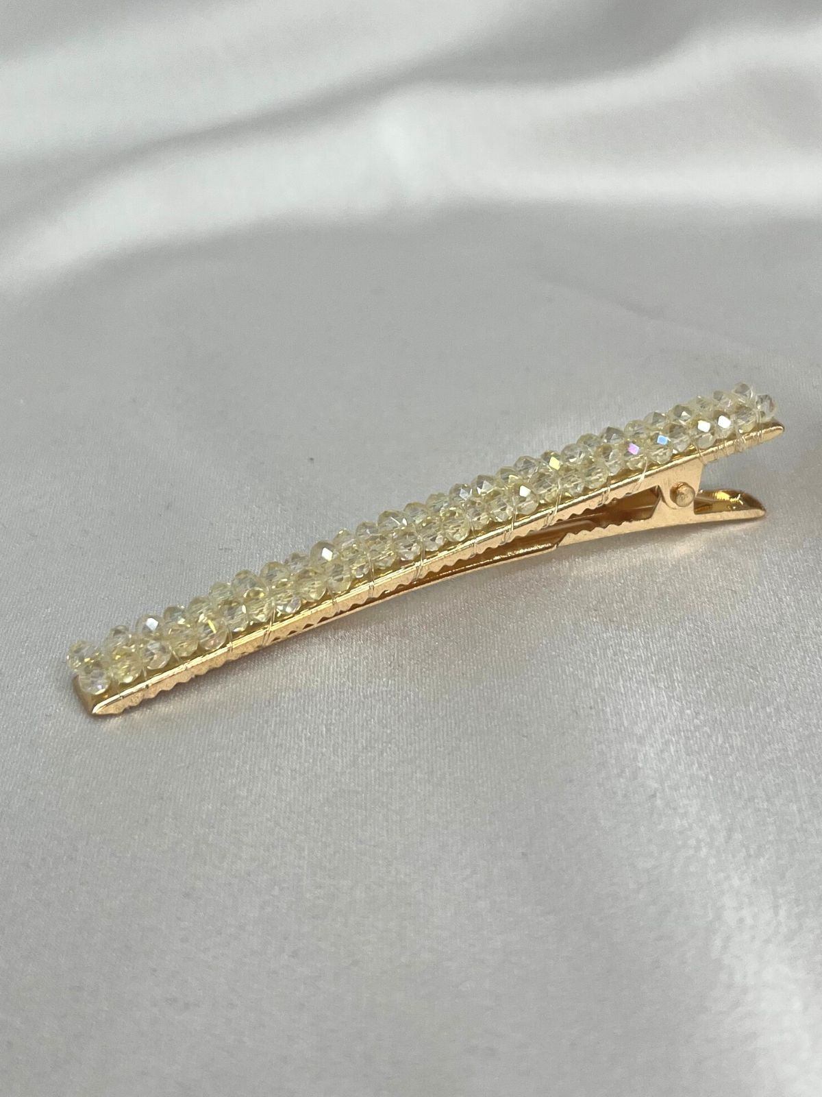 Small Sparkly Clip / Clear