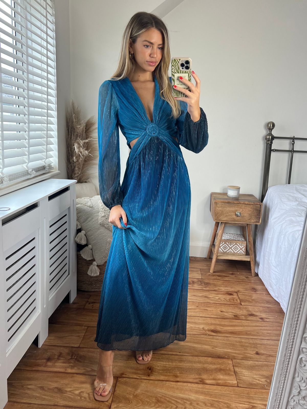 Tami Cut Out Maxi Dress / Blue Ombre Plisse