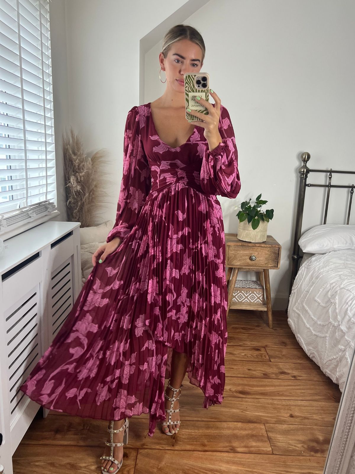 Toni Long Sleeved Pleated Maxi Dress / Mulberry Floral
