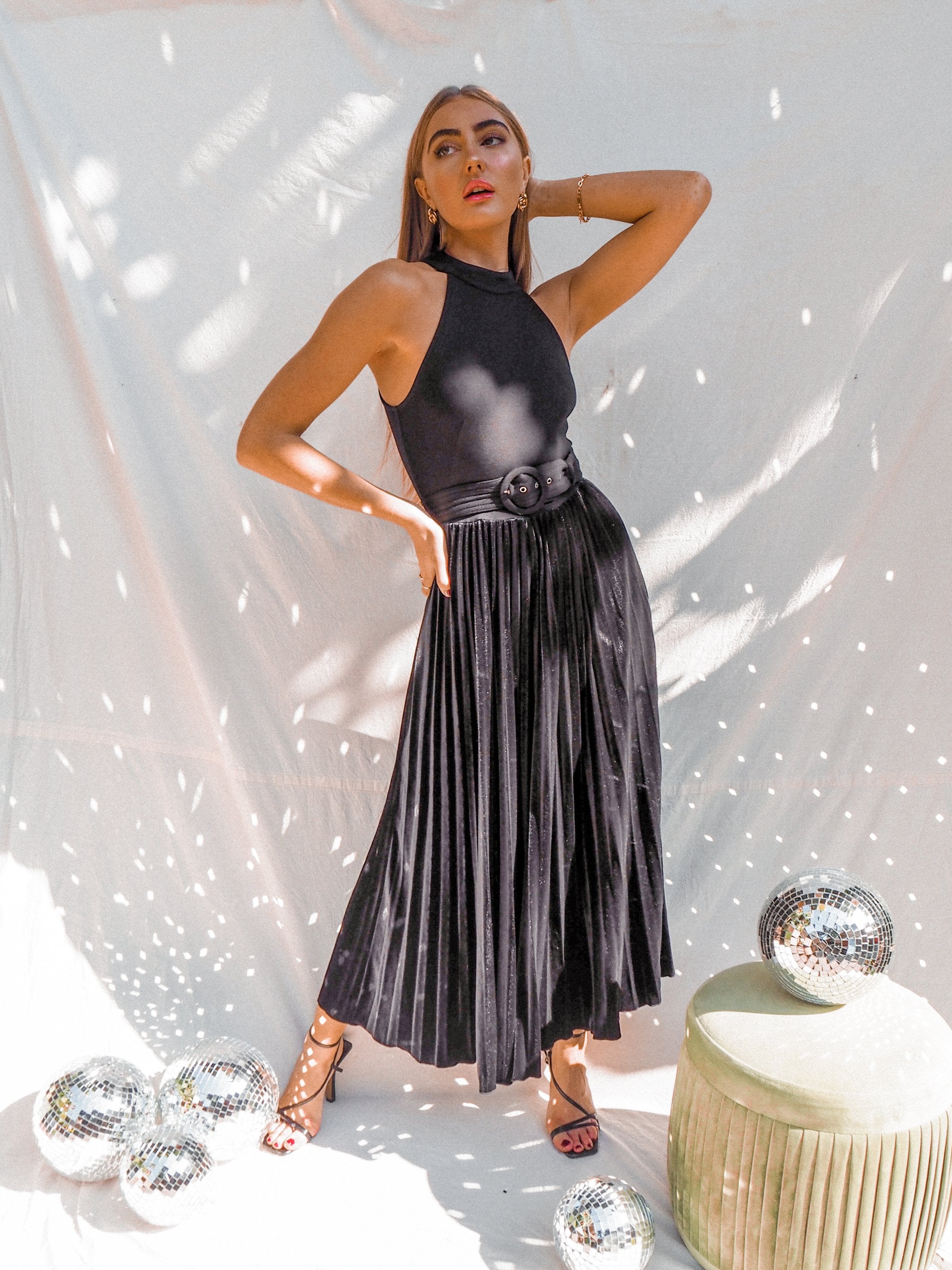 Luisa Belted Pleated Maxi Dress / Black Velvet – Style Cheat