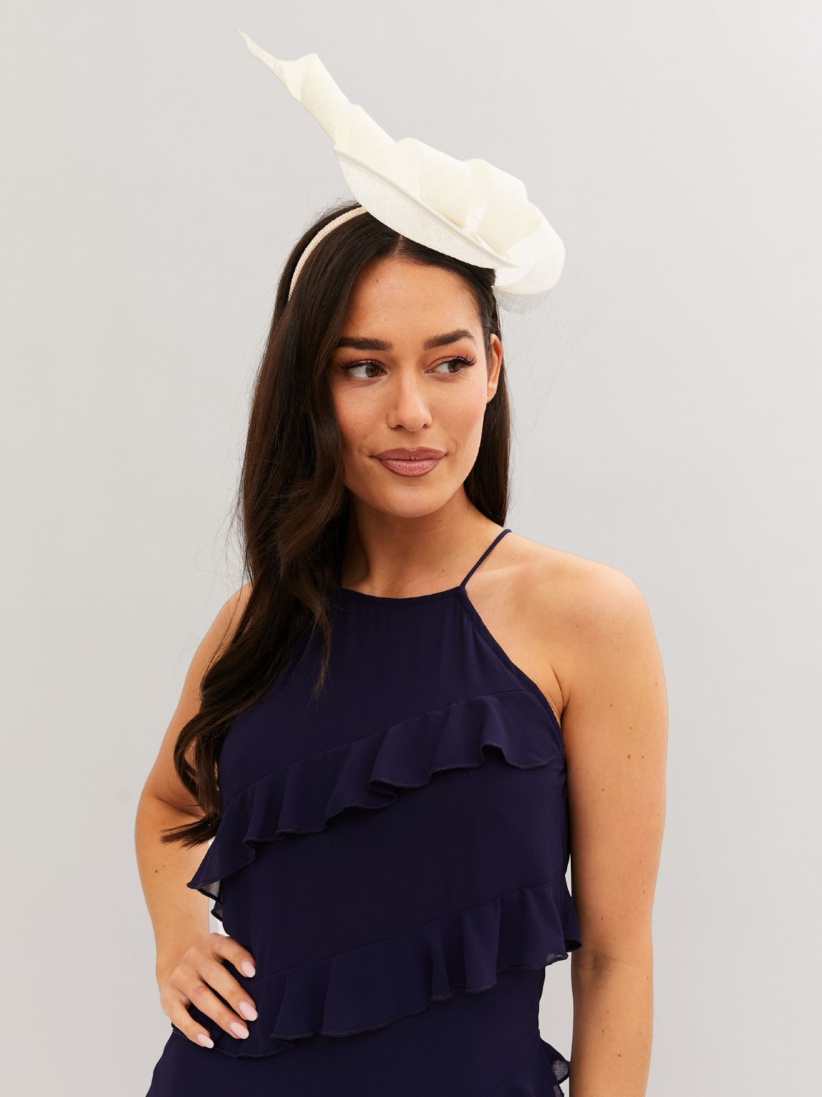 Windsor Curly Net Fascinator / Cream
