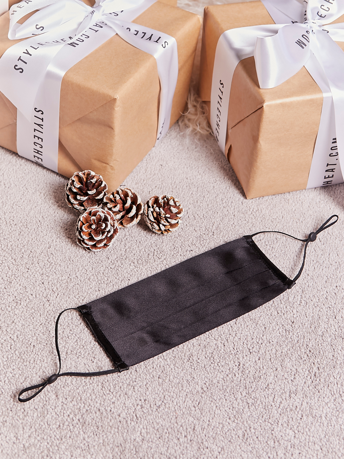 100% Mulberry Silk Face Covering / Black