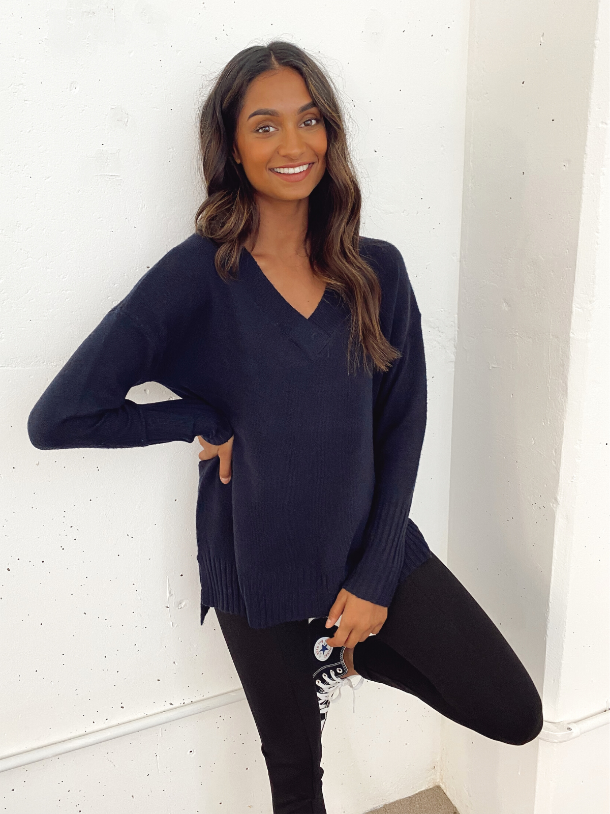 Navy blue v neck 2025 jumper womens