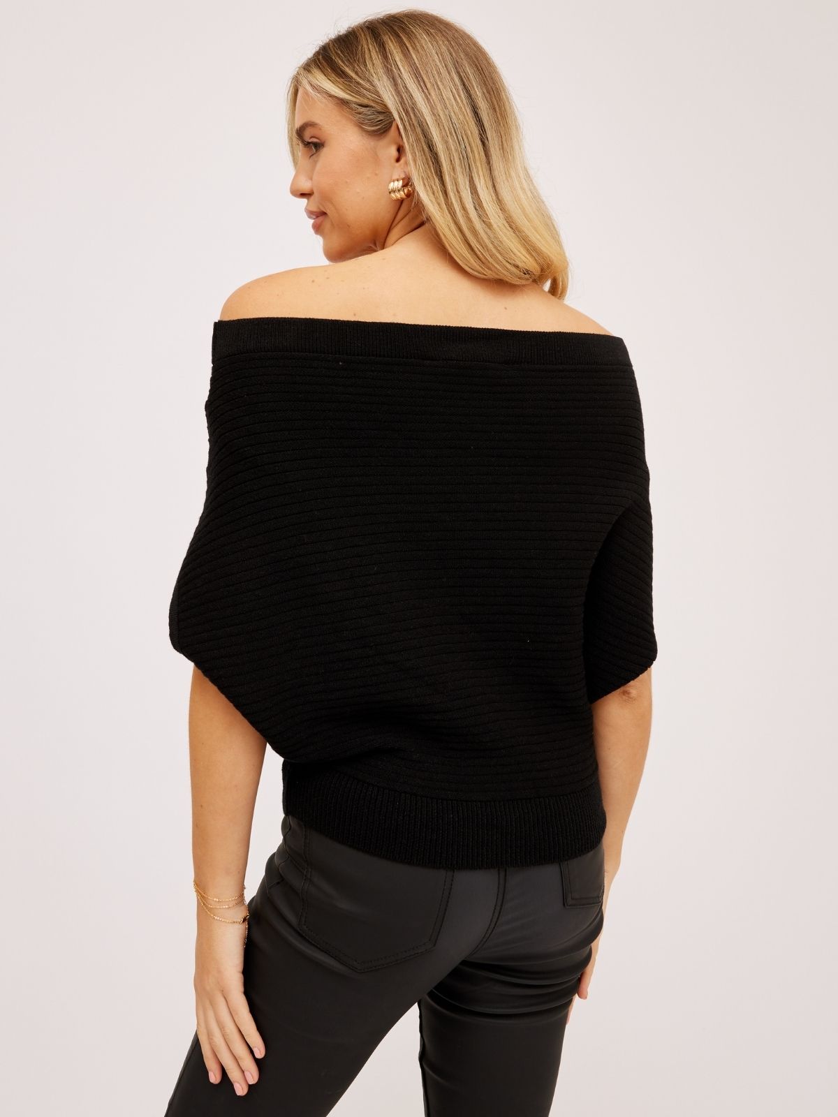 Ashleigh Knitted Off-Shoulder Top / Black