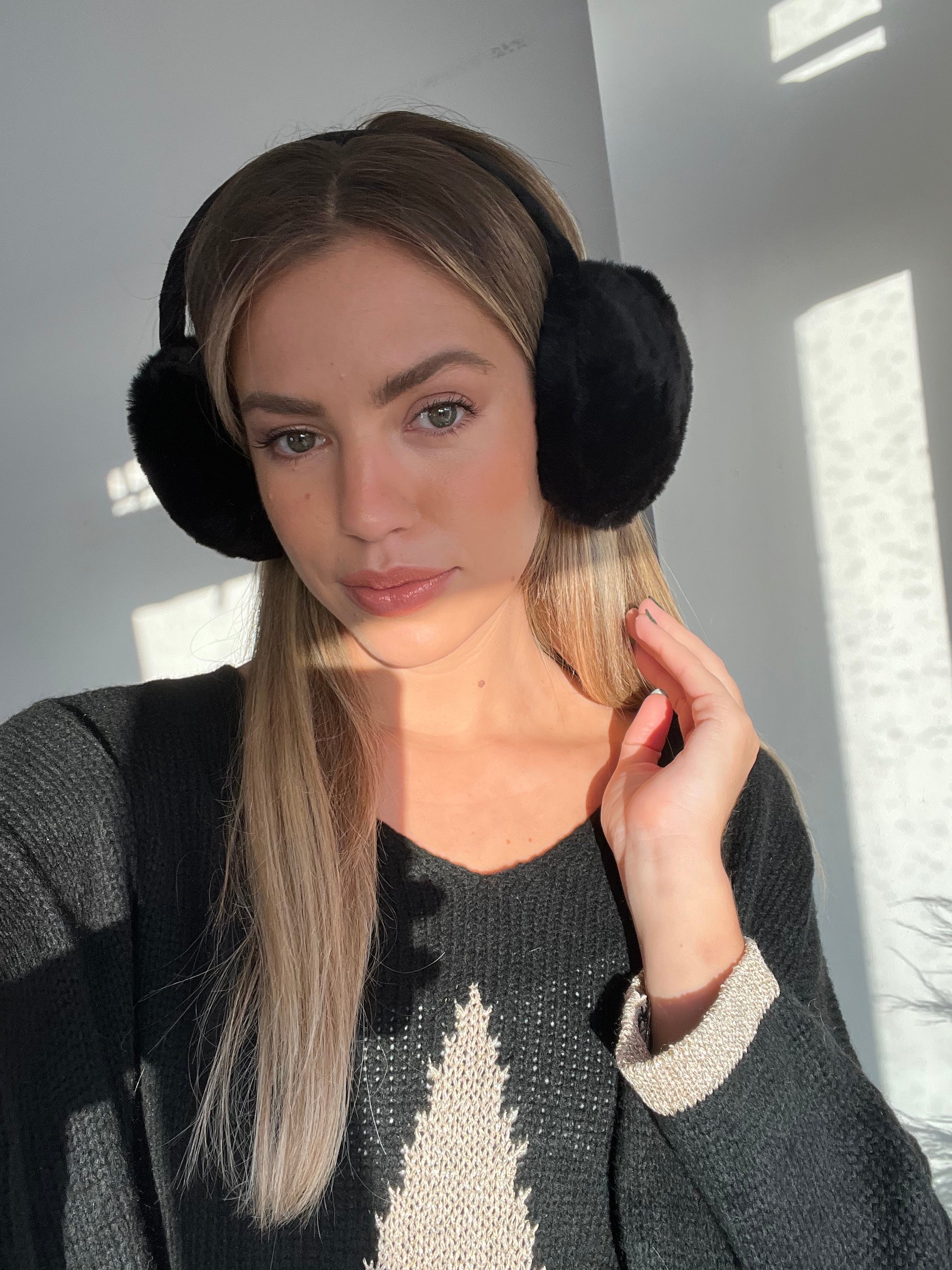 Fluffy Ear Muffs / Black