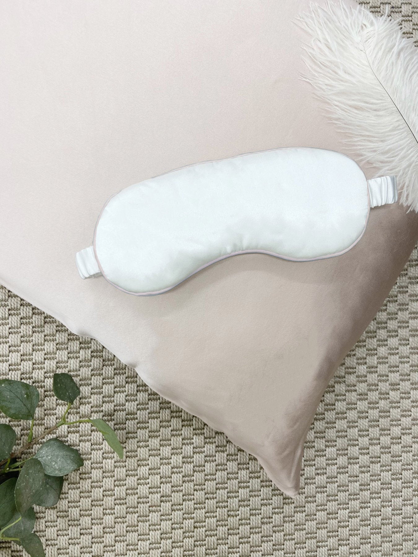 100% Mulberry Silk Sleep Mask / Ivory With Blush Tipping