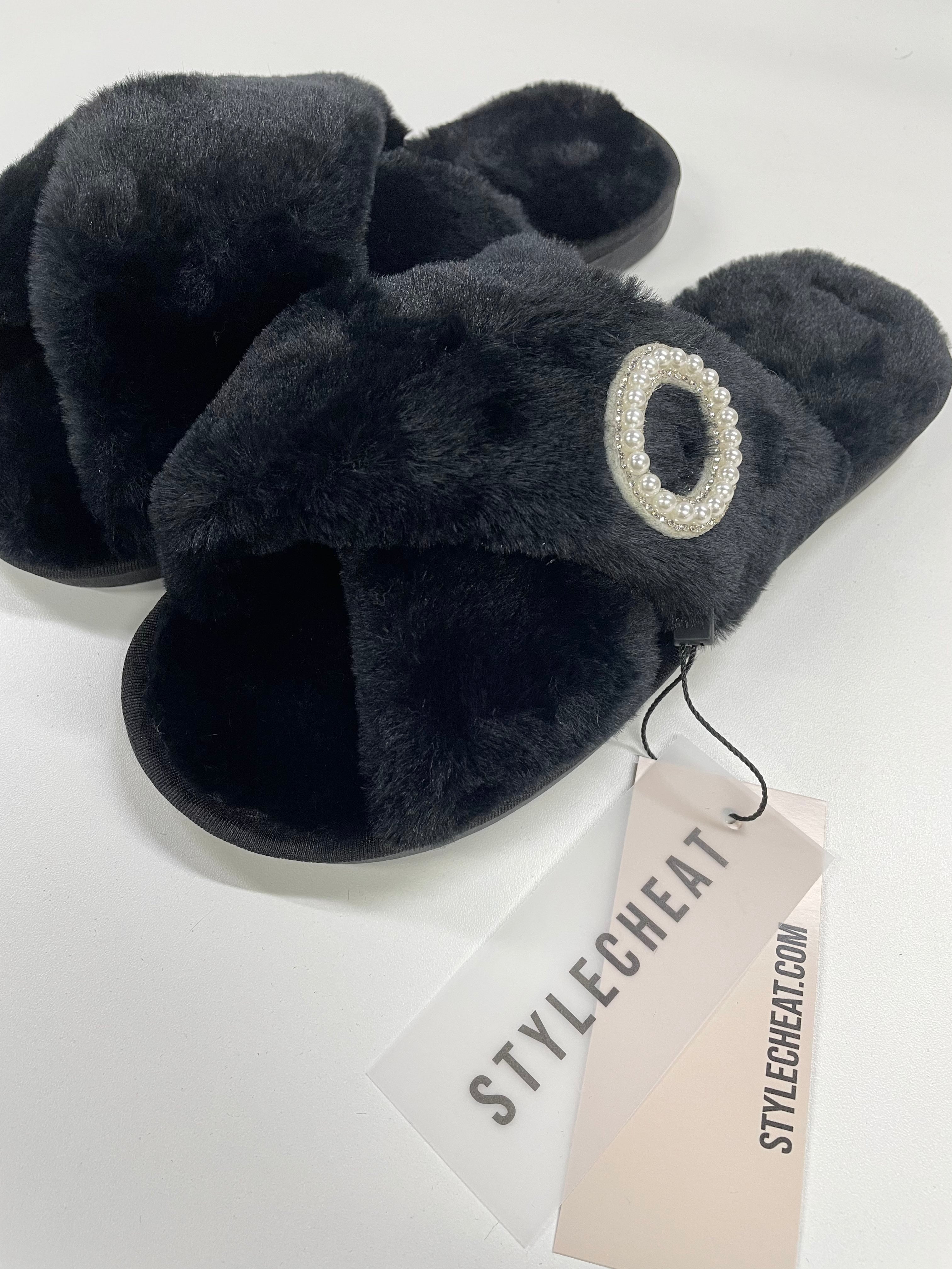 Fluffy slippers crossover hot sale