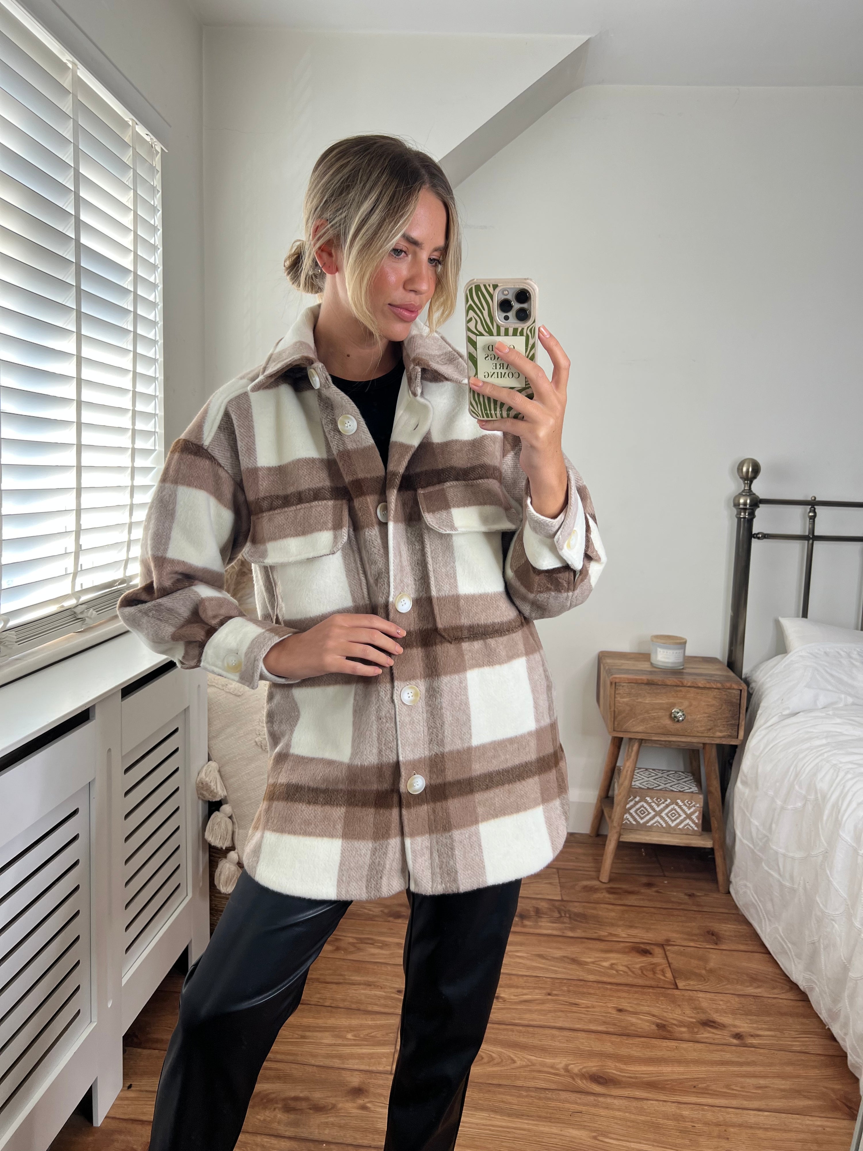 Reign Check Shacket / Neutral
